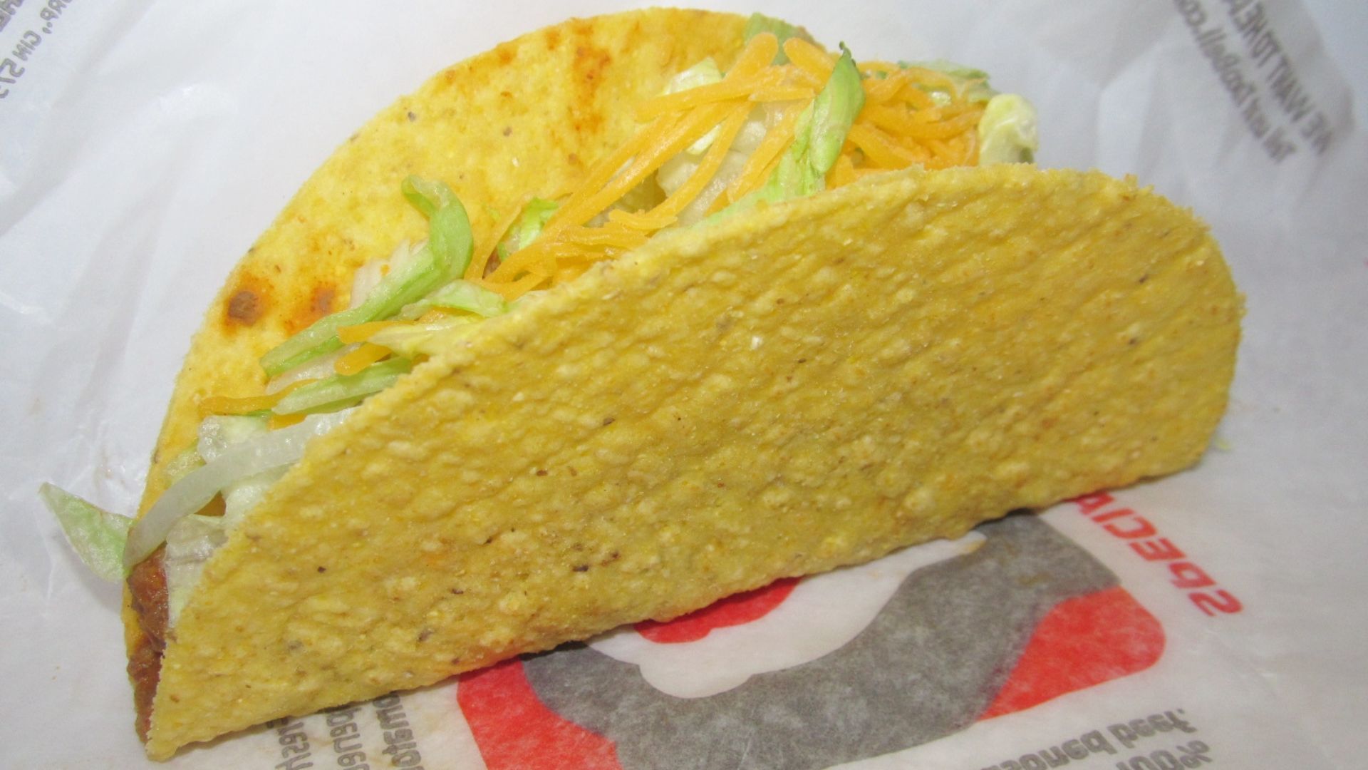 File:Taco Bell Crunchy Taco overhead (36790432804).jpg