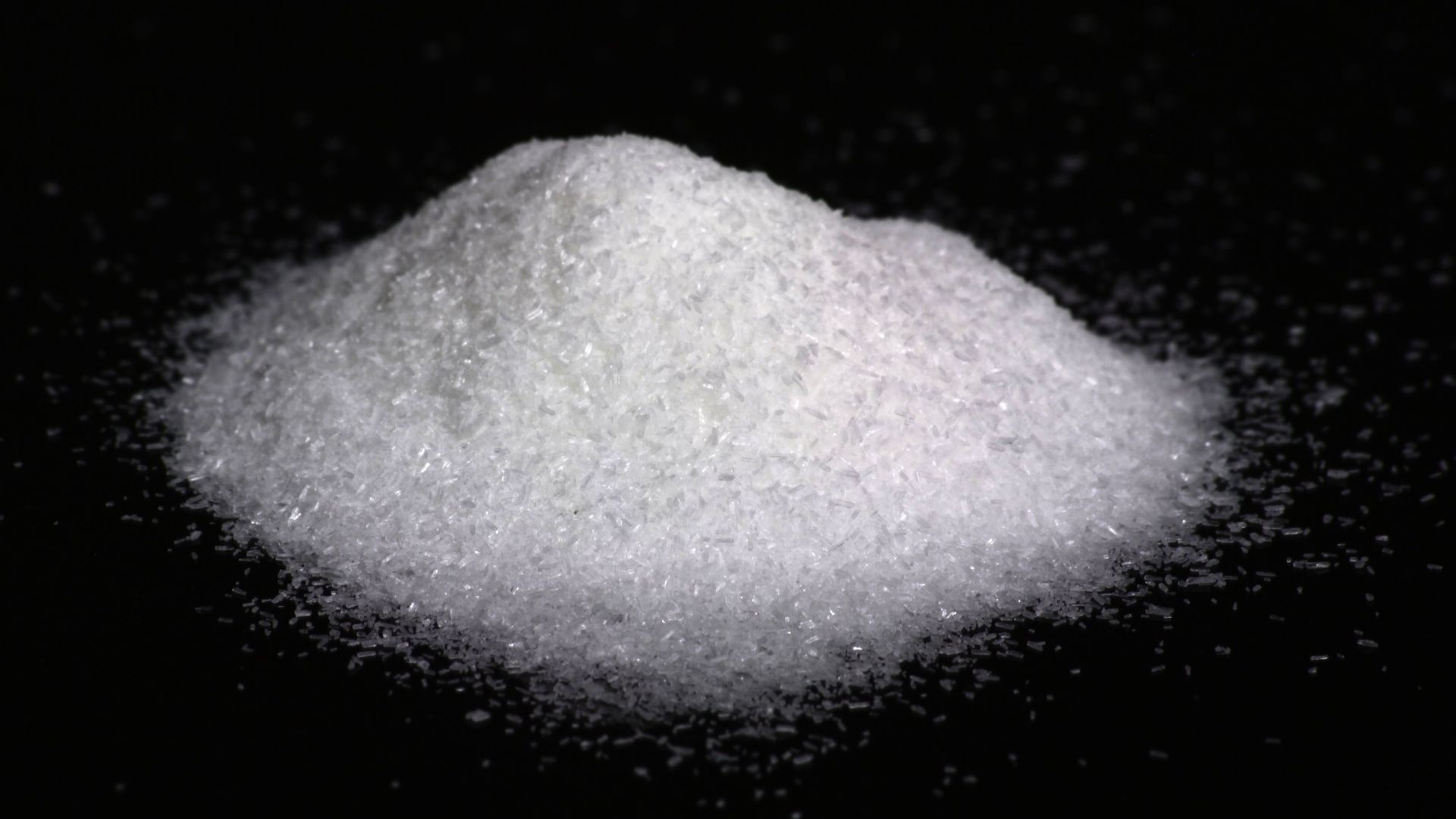 File:Monosodium glutamate crystals.jpg