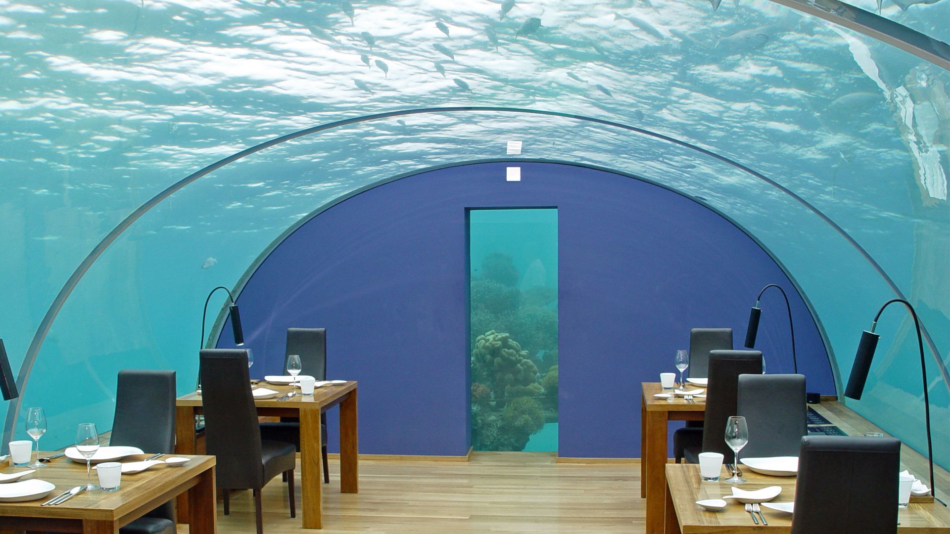 File:Ithaa inside.JPG