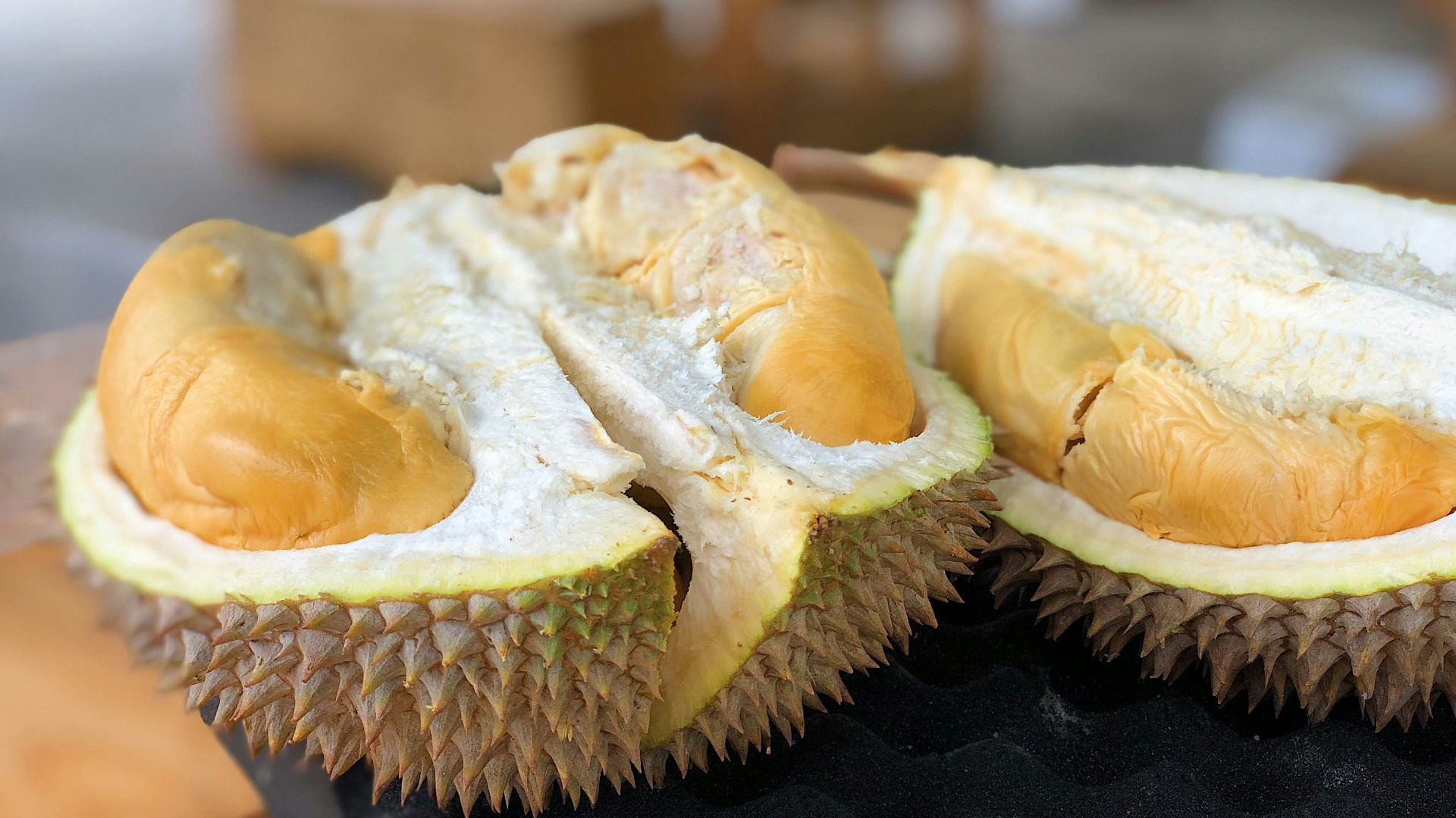 shallow focus photo of sliced fruit