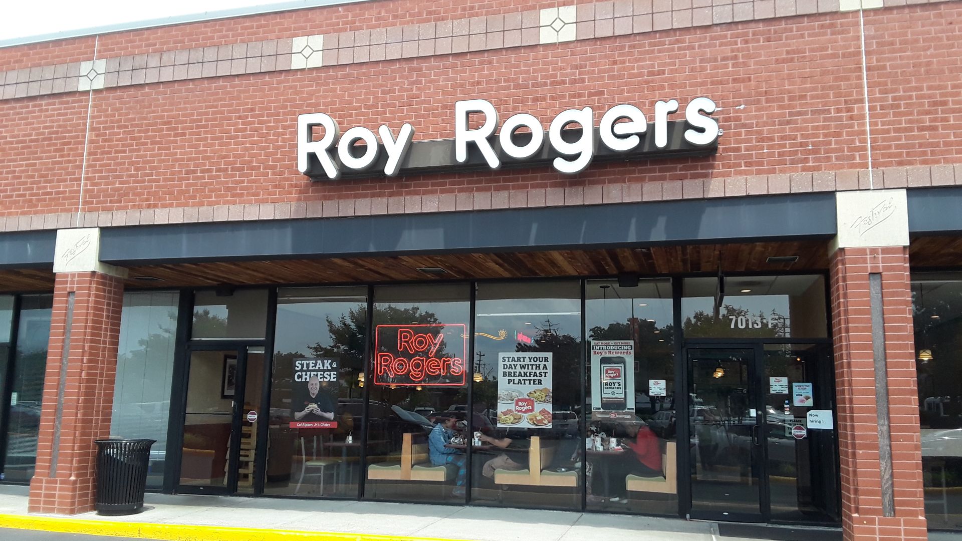 File:Roy Rogers restaurant at Festival at Manchester Lakes, exterior.jpg