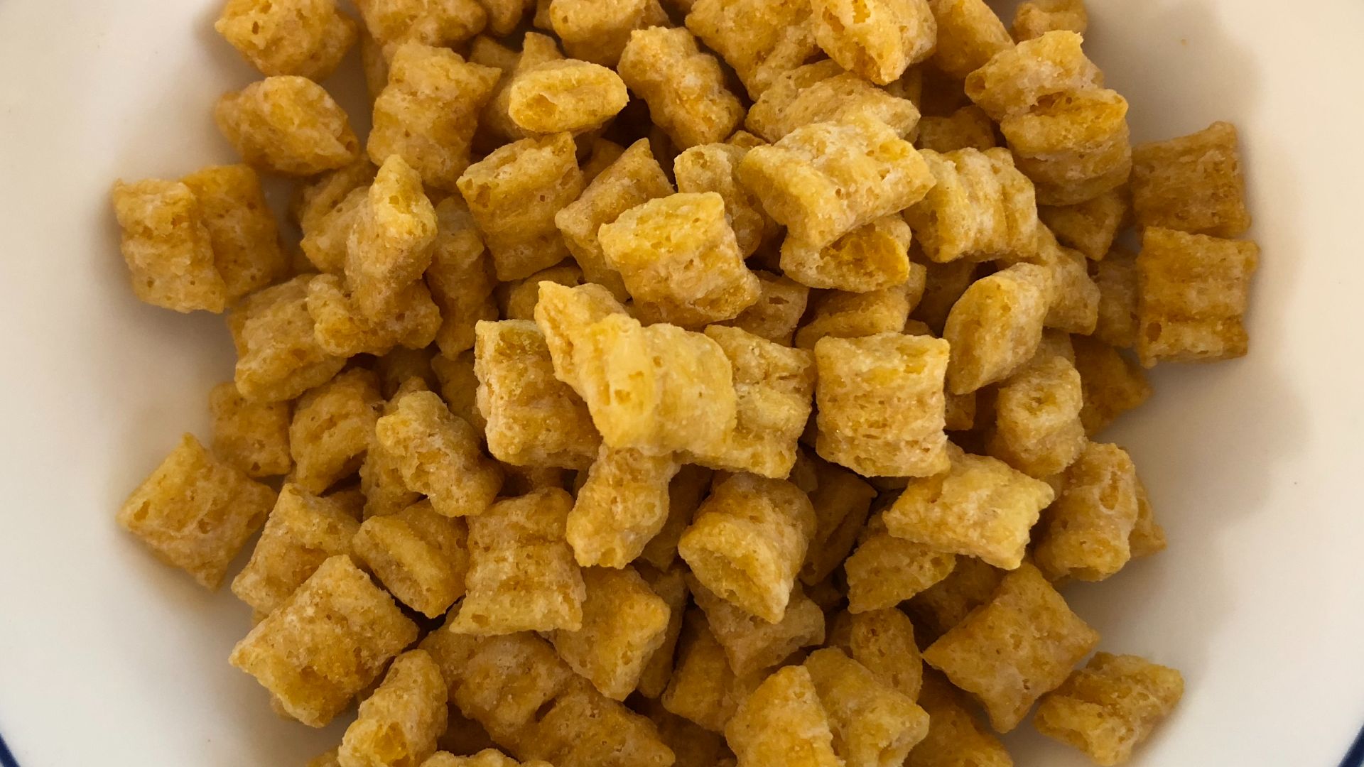 File:2019-02-15 03 09 33 A bowl of Cap'n Crunch in the Franklin Farm section of Oak Hill, Fairfax County, Virginia.jpg