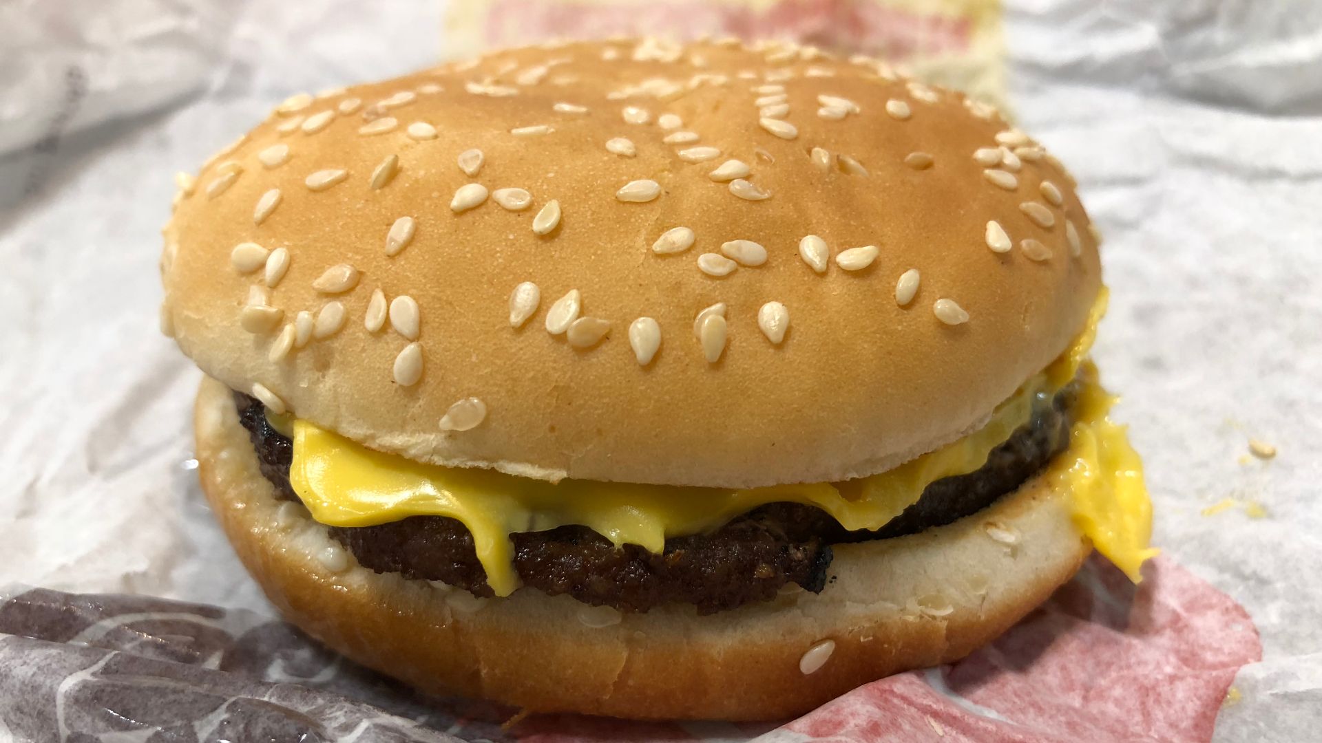 File:2019-02-28 21 43 08 A Burger King cheeseburger in Oak Hill, Fairfax County, Virginia.jpg