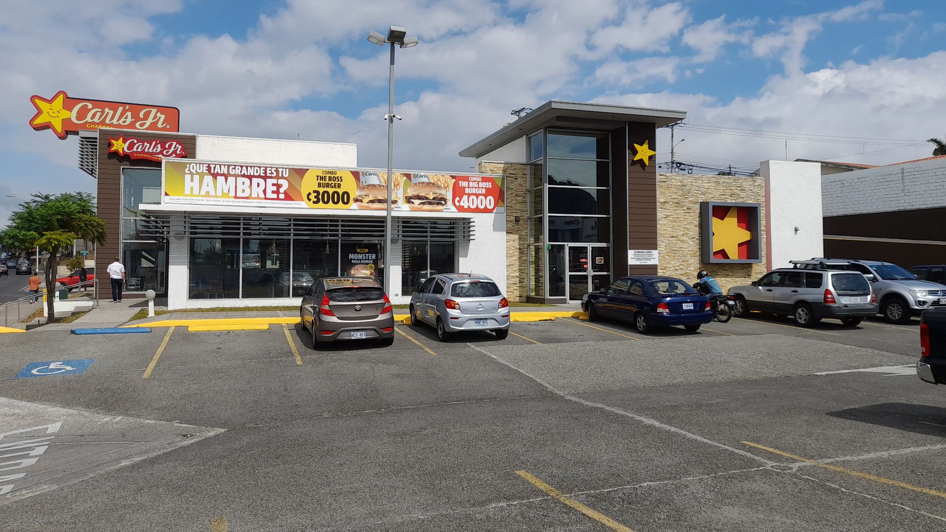 File:Carls Jr at Heredia, Costa Rica.jpg