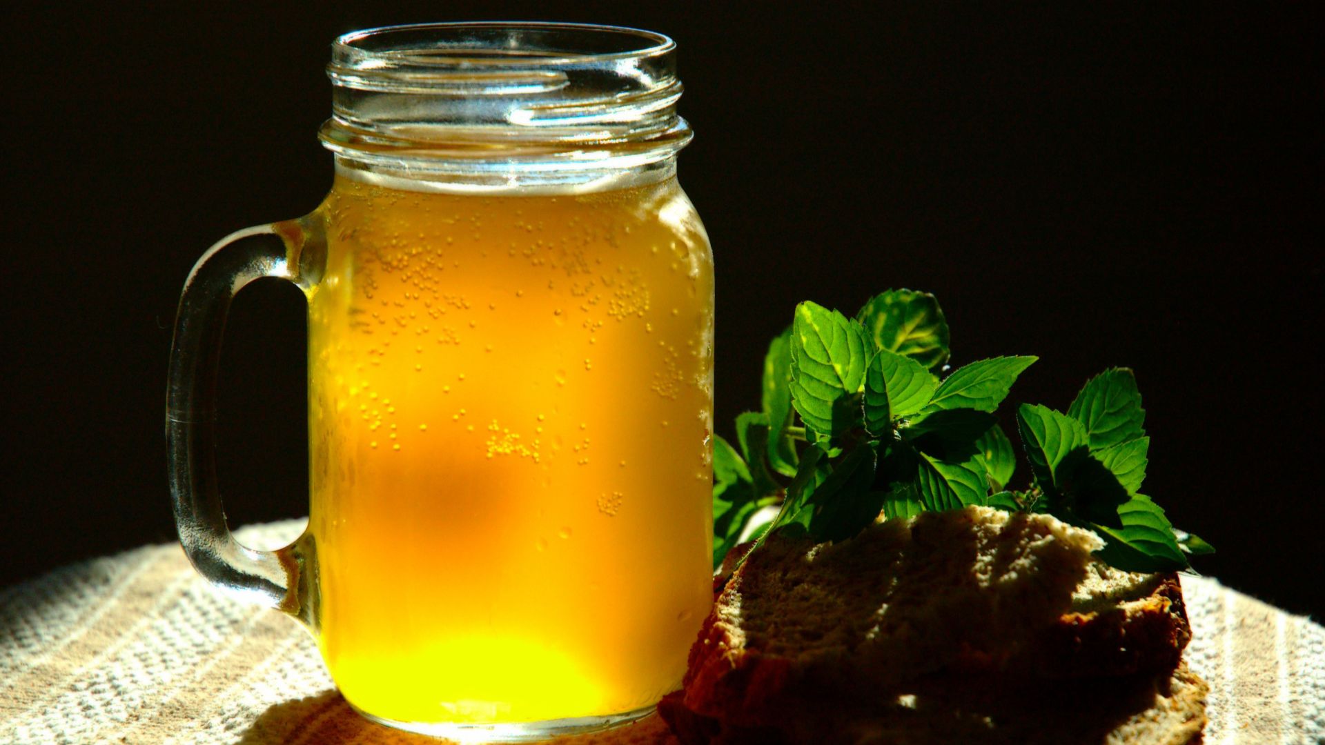 File:Mint bread kvas.jpg