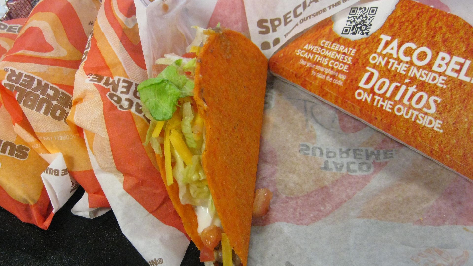 File:Taco Bell Doritos Locos Tacos (6871486668).jpg