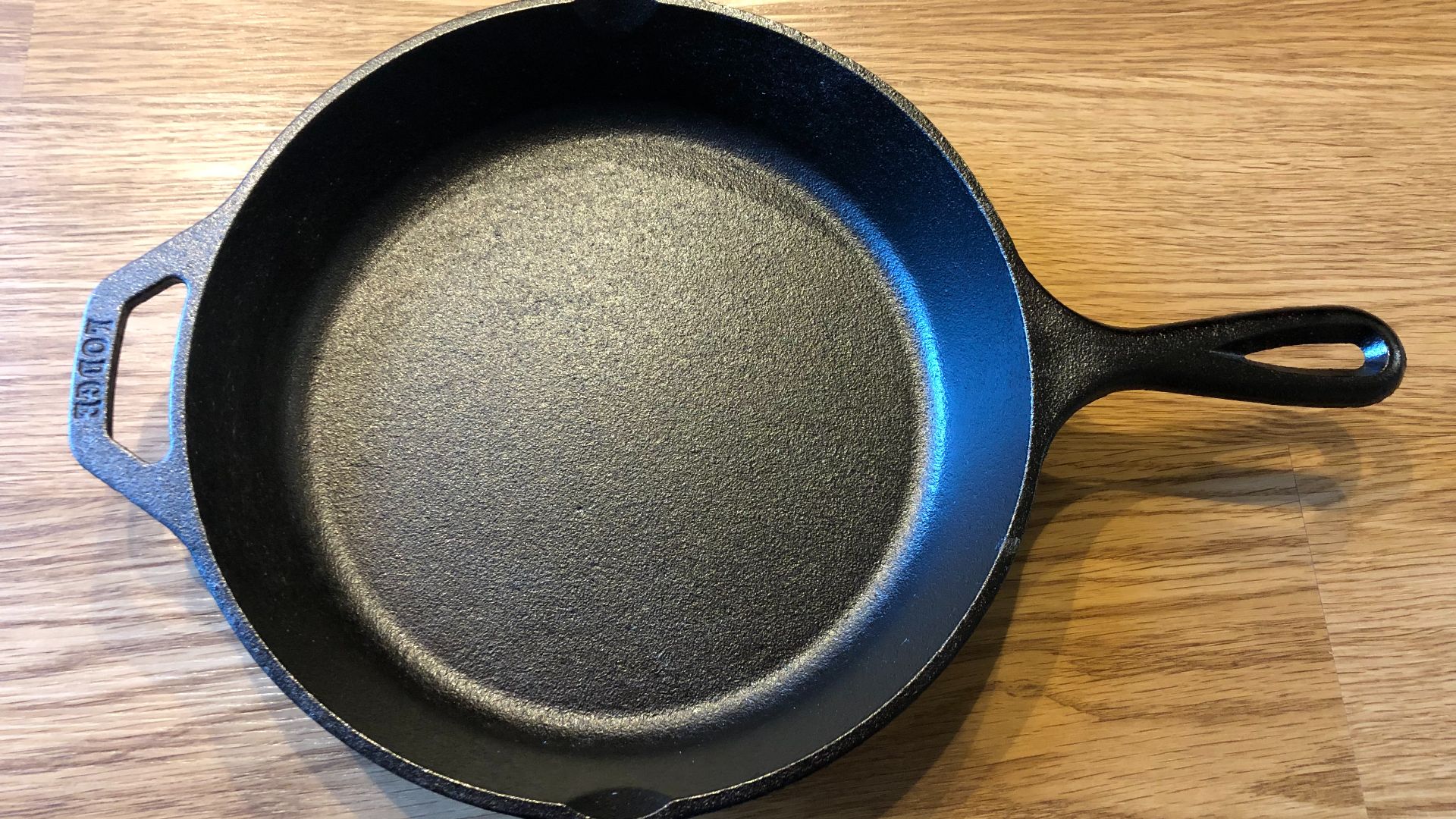 File:Cast Iron Pan 1 2019-01-27.jpg