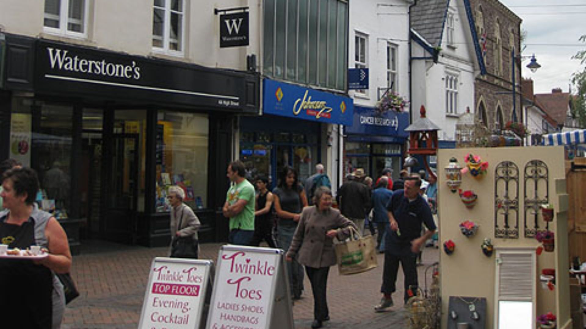 File:Town Hall clock tower - geograph.org.uk - 1406636.jpg