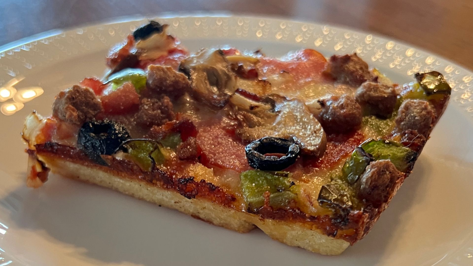 File:Detroit-Style Pizza-Slice.jpg