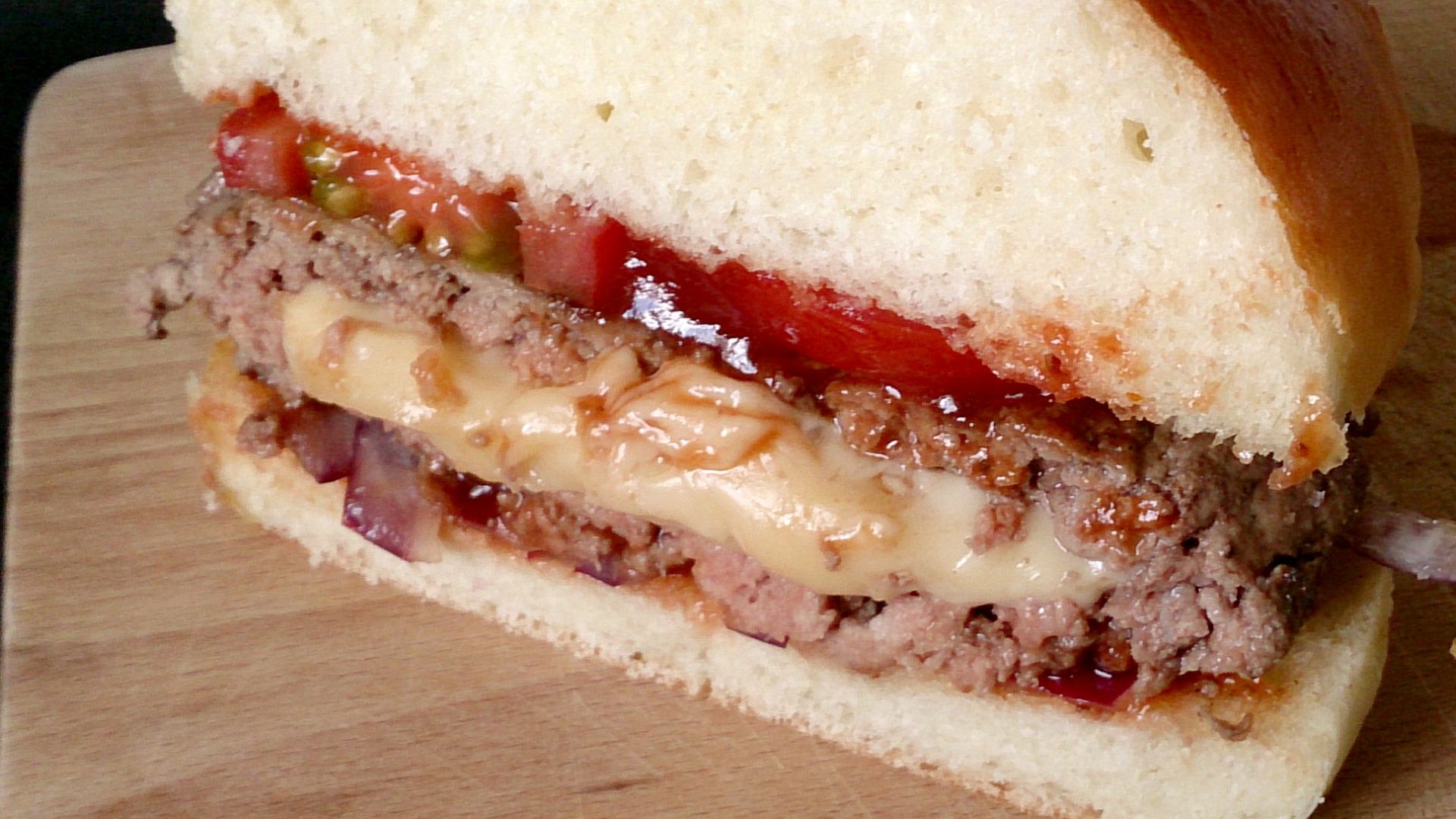 File:Jucy Lucy Cheeseburger.JPG