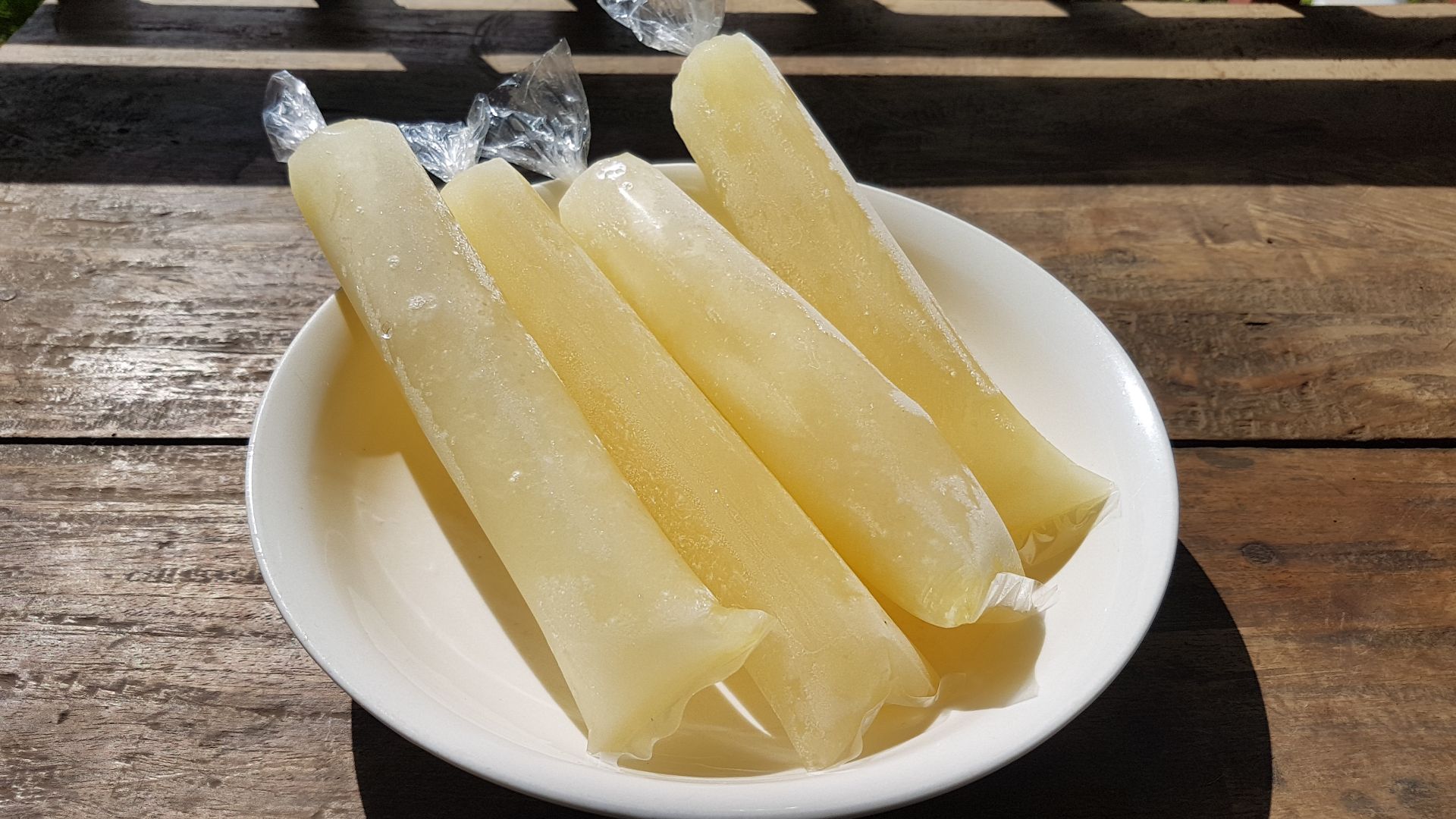 File:Pineapple ice candy (Philippines) 03.jpg