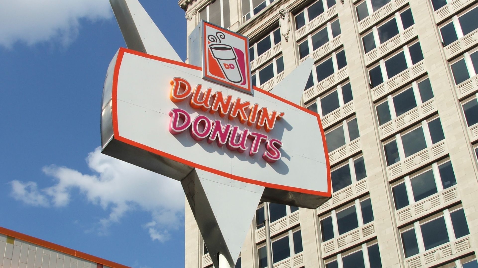 File:Dunkin' Donuts in Downtown Indianapolis 01.jpg