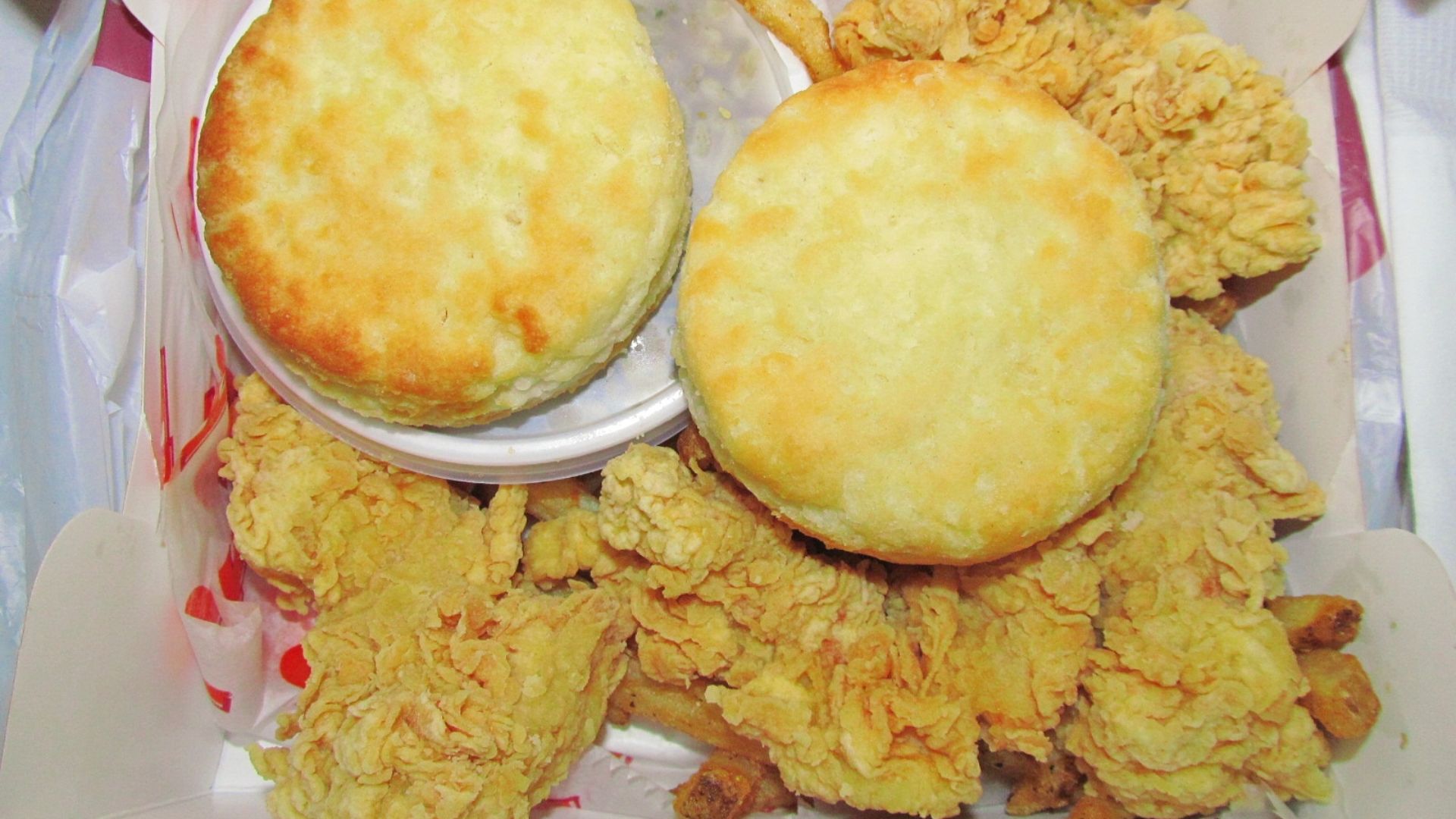 File:Popeyes $5 Bonafide Big Box with Extra Biscuit (17472959799).jpg
