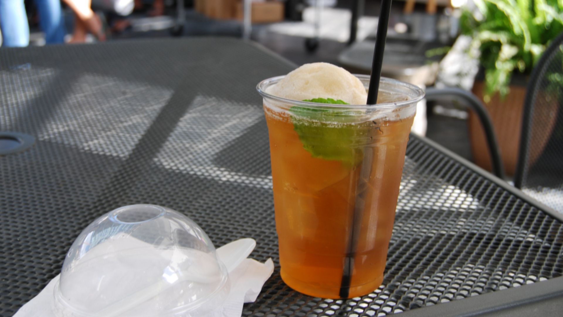File:Lychee sorbet black tea.jpg