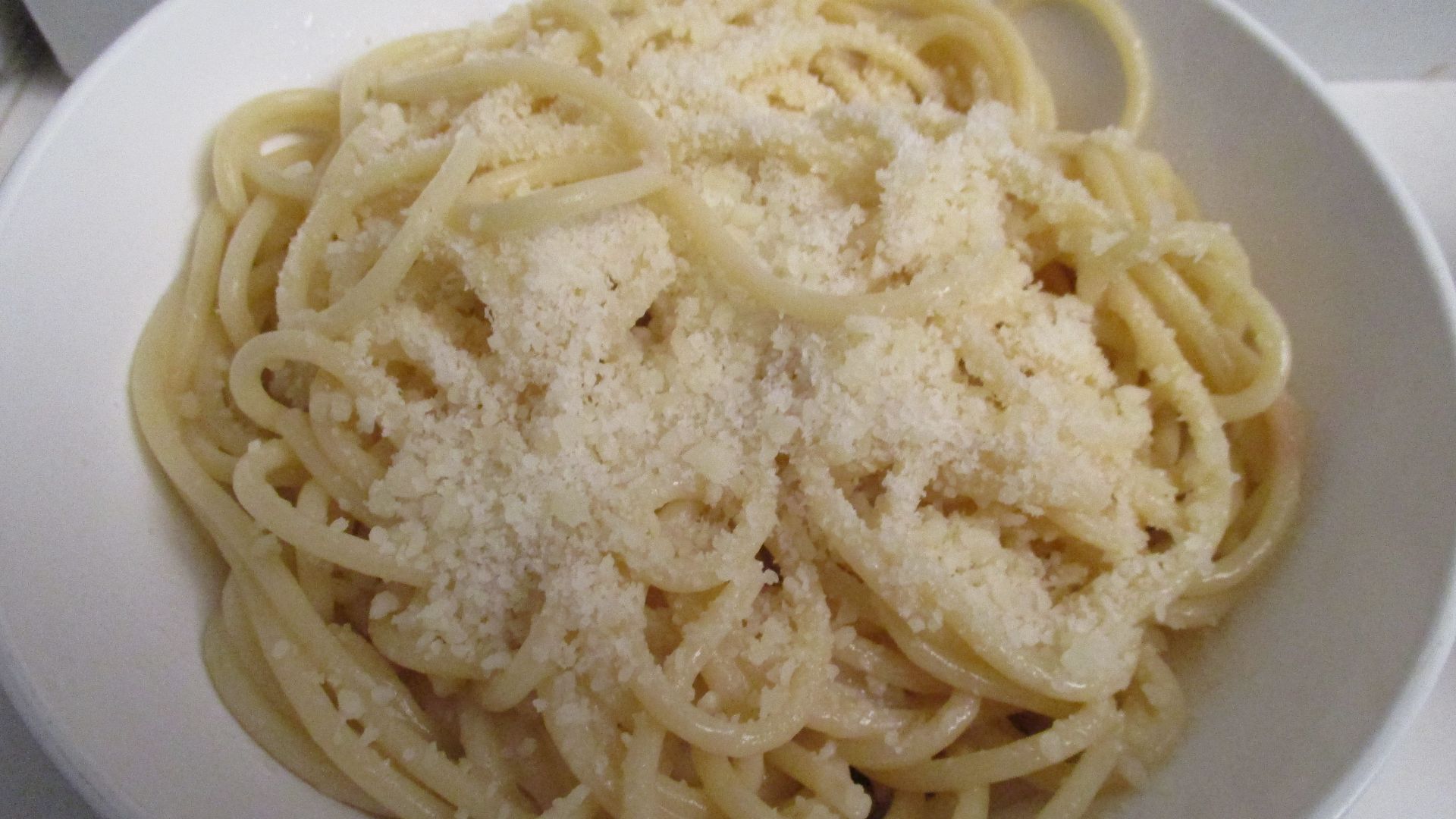 File:Spaghetti, cooked, with butter and Parmesan.jpg