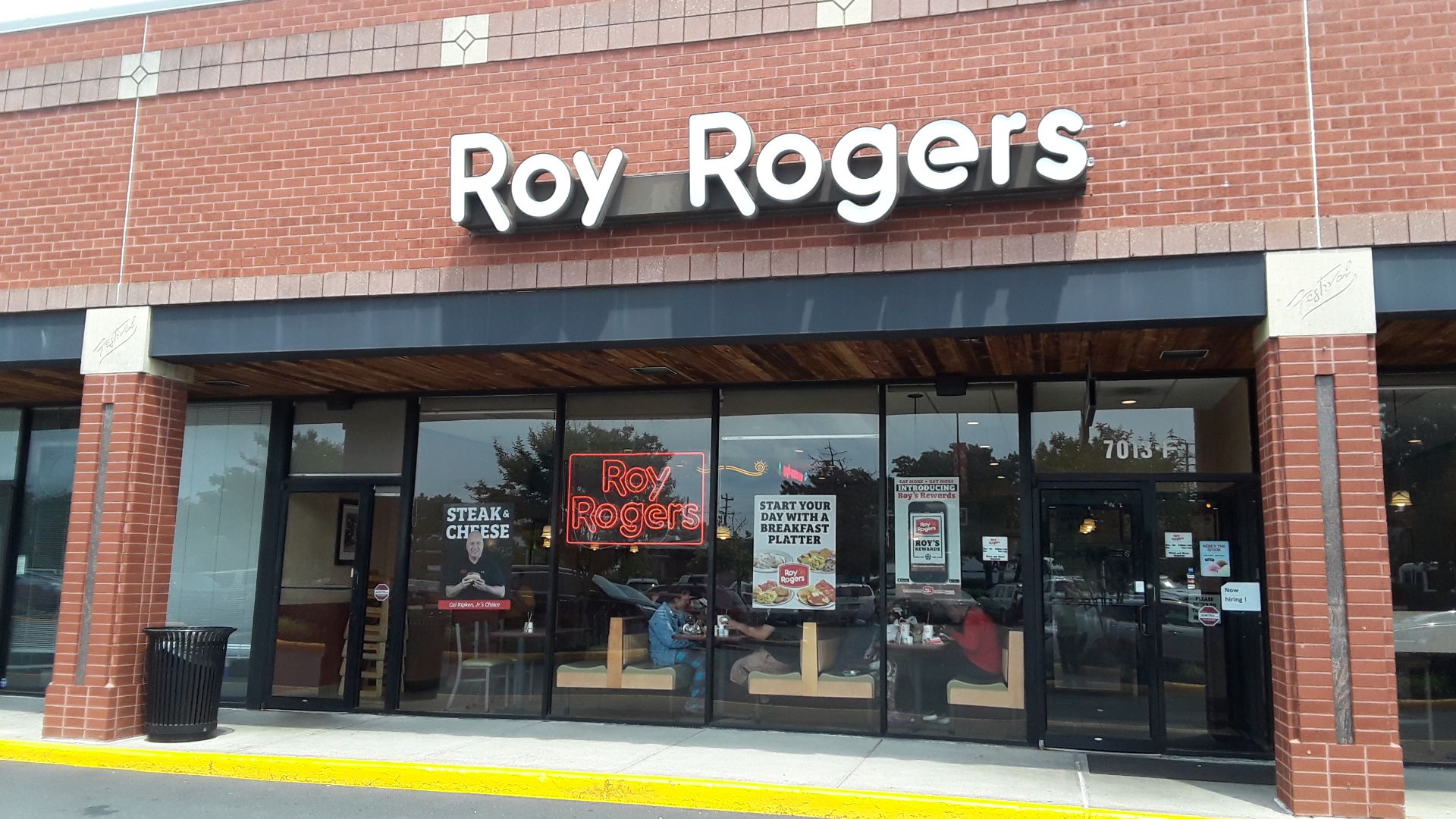 File:Roy Rogers restaurant at Festival at Manchester Lakes, exterior.jpg