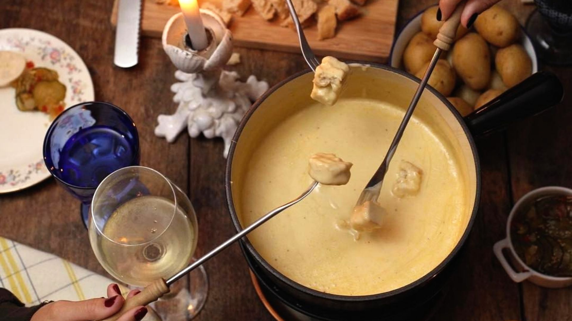 File:Fondue dish.jpg