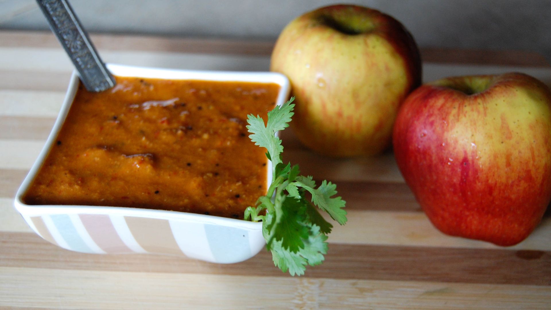 File:Apple Pachadi Gojju Chutney (3117296225).jpg