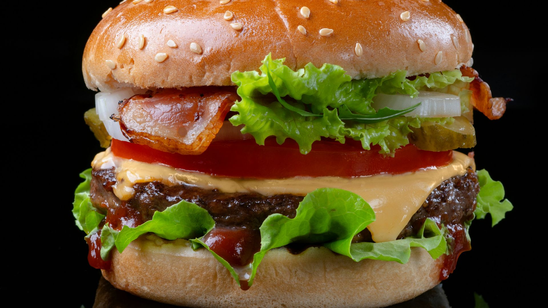 burger with lettuce and tomato