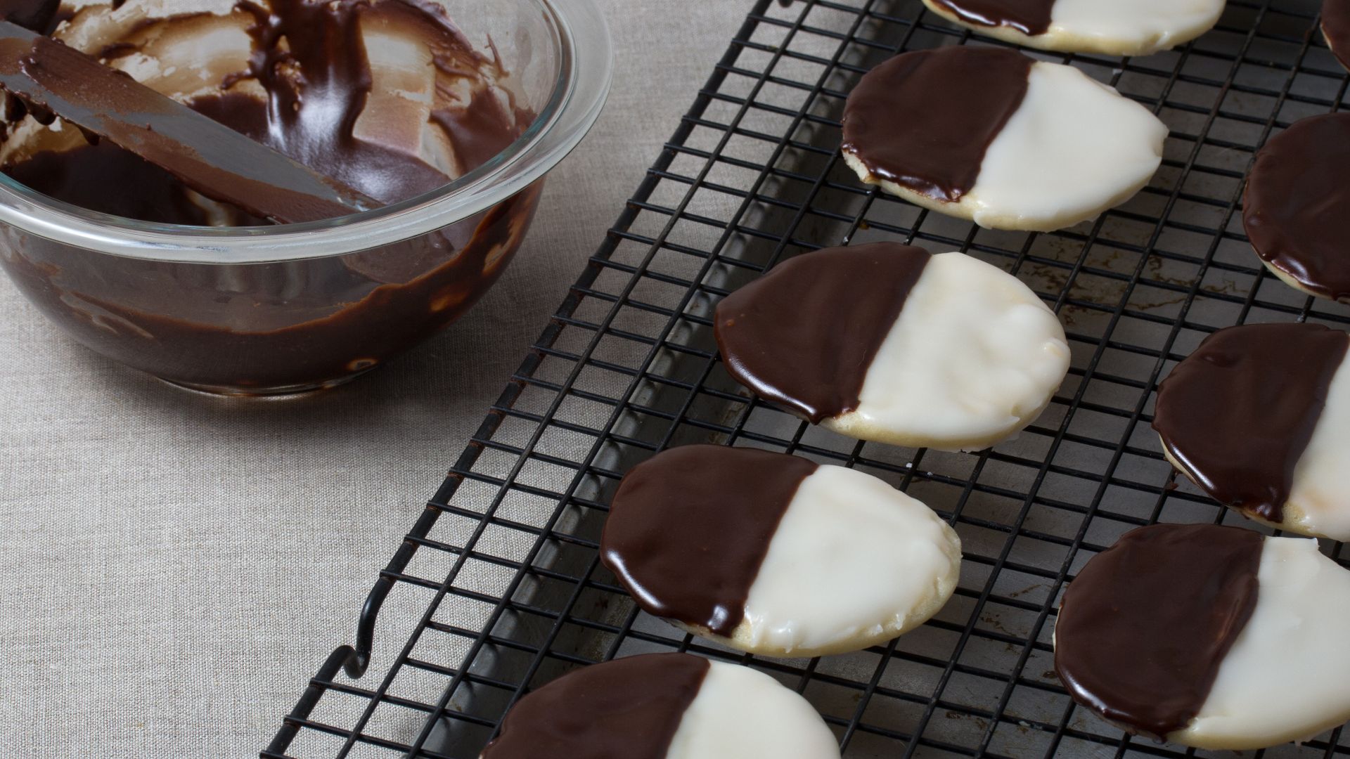 File:Vegan Black and White Cookies (8746950188).jpg