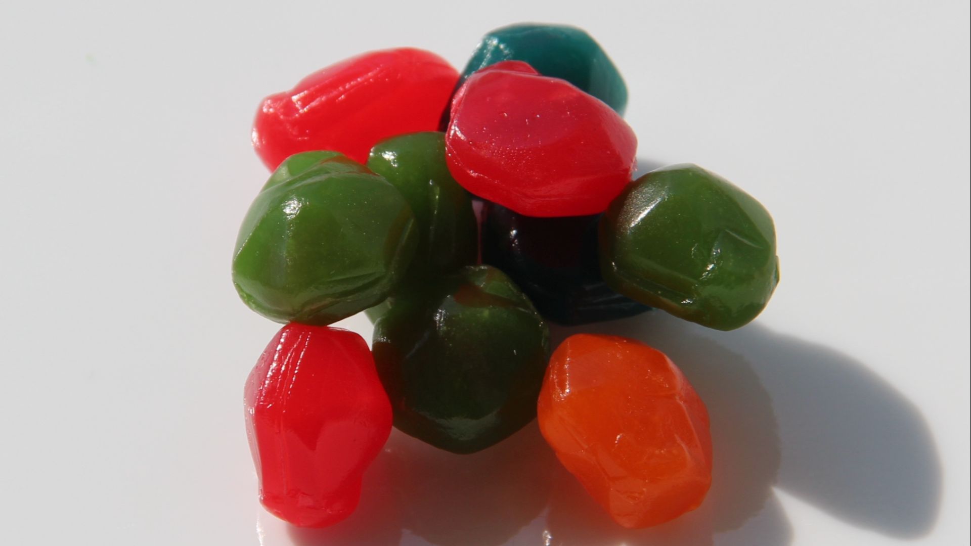 File:Betty Crocker Fruit Gushers pieces.jpg