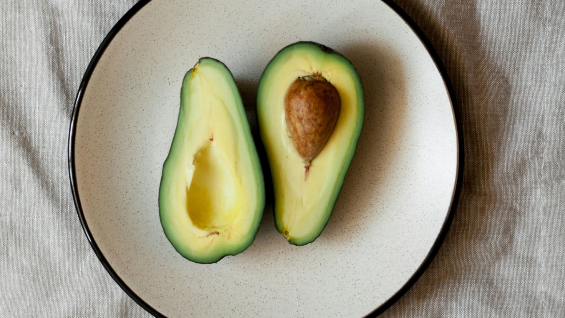 sliced avocado on plate