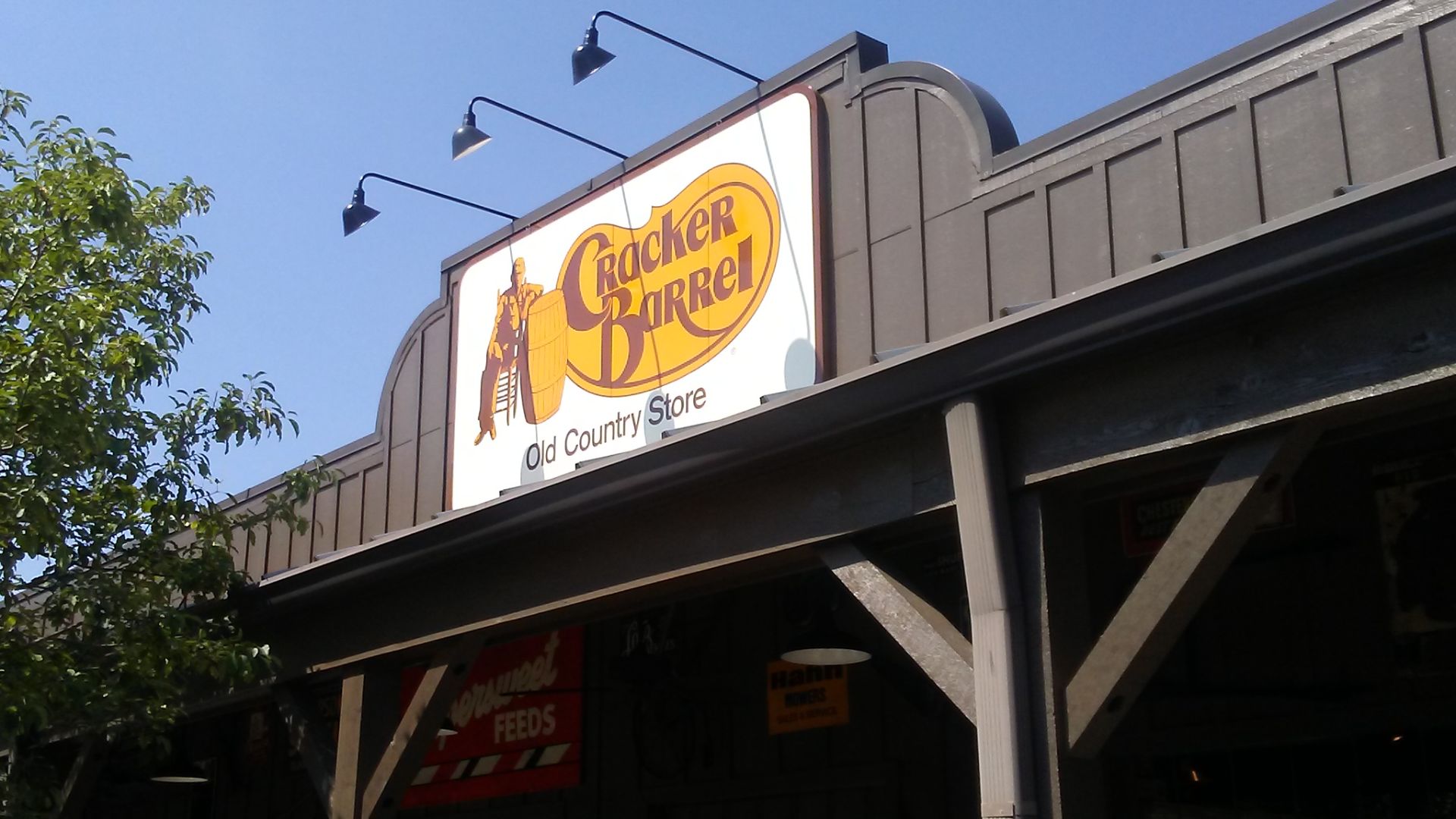 File:Cracker Barrel (Cleveland, Tennessee) (37343394584).jpg