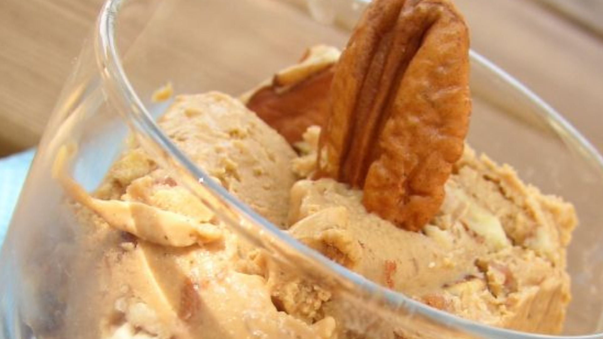 File:Butter pecan caramel ice cream.jpg