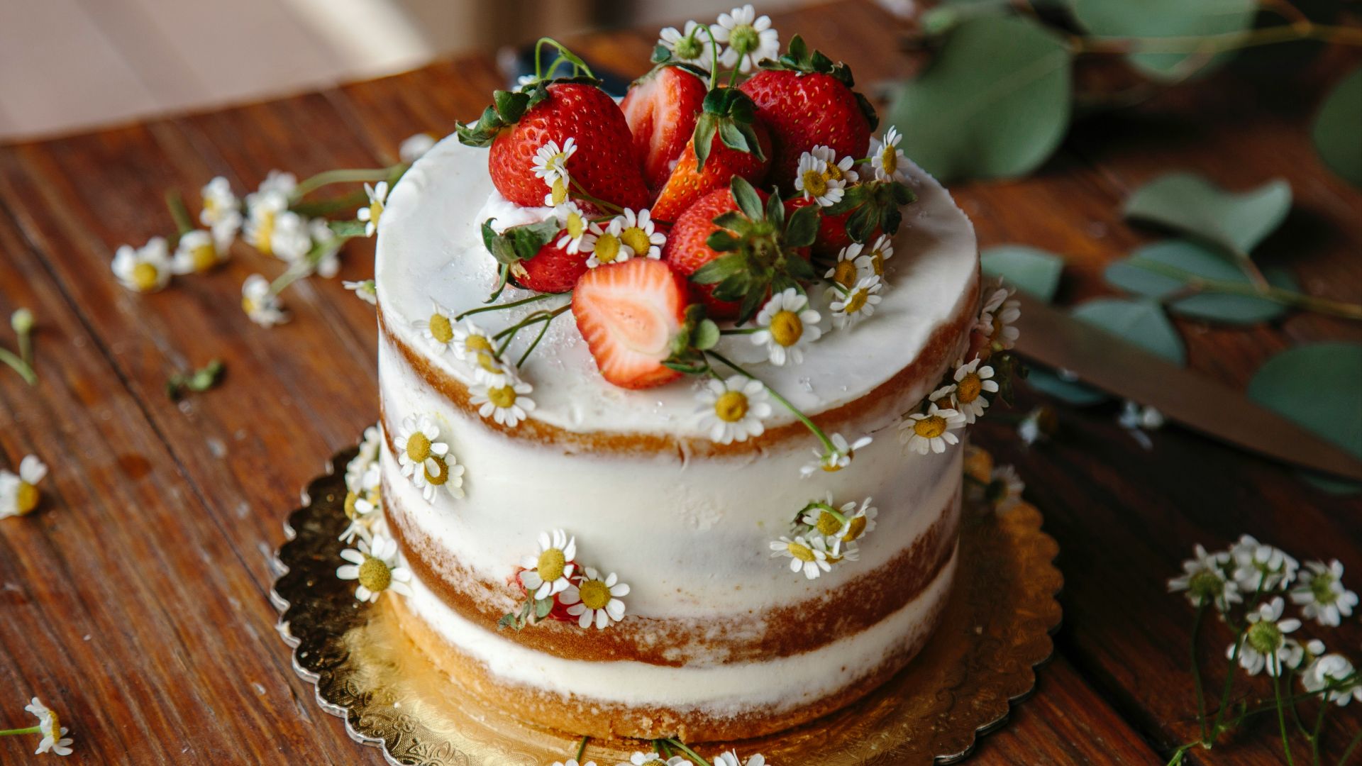 baked strawberry cake