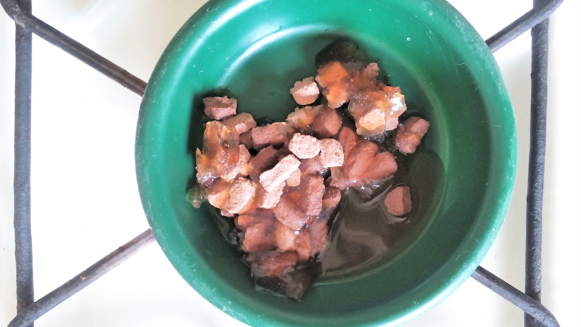 File:Whiskas cat's petfood with chicken.jpg