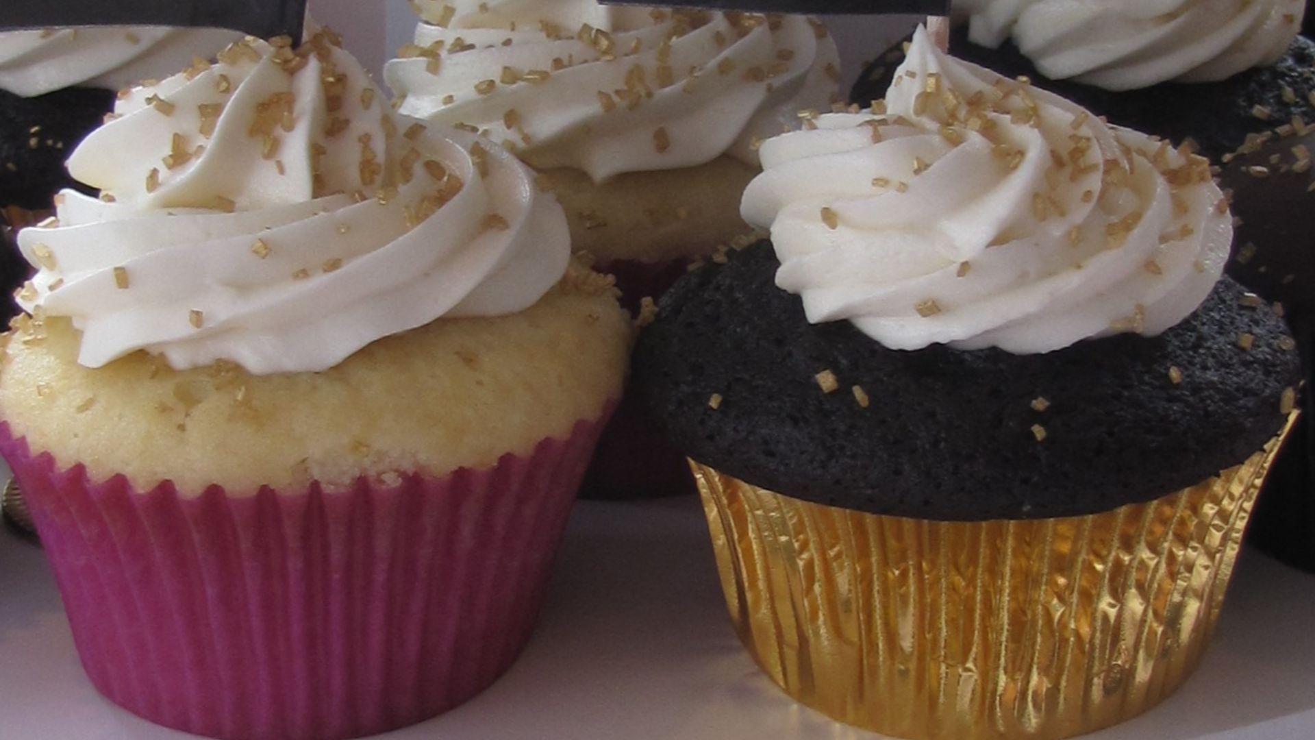 File:Pirate Themed Wedding Cupcakes (5048777048).jpg