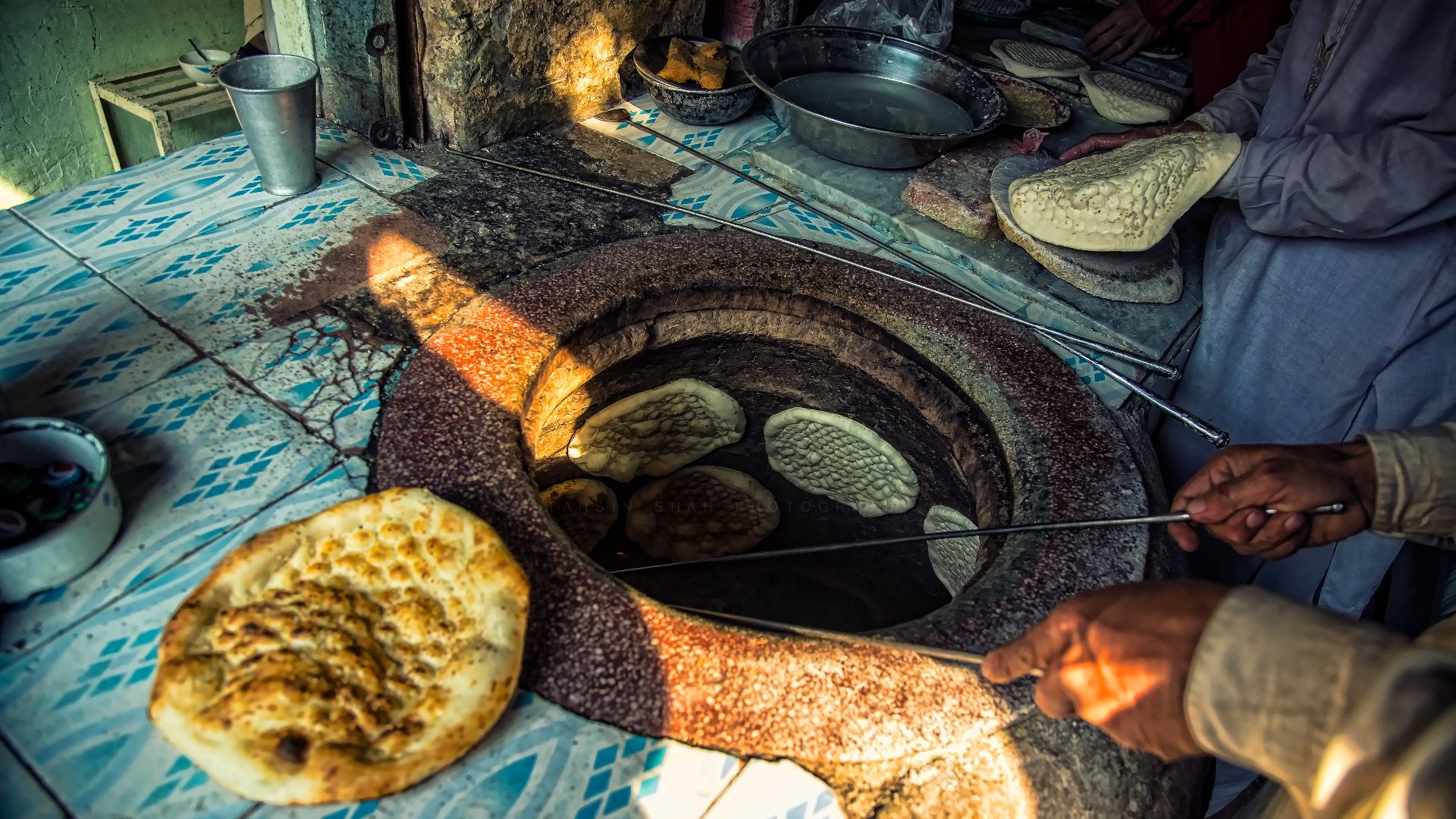 File:A Tandoor also known as tannour is a cylindrical clay or metal oven used in cooking and baking in Pakistan and other Asian countries.jpg