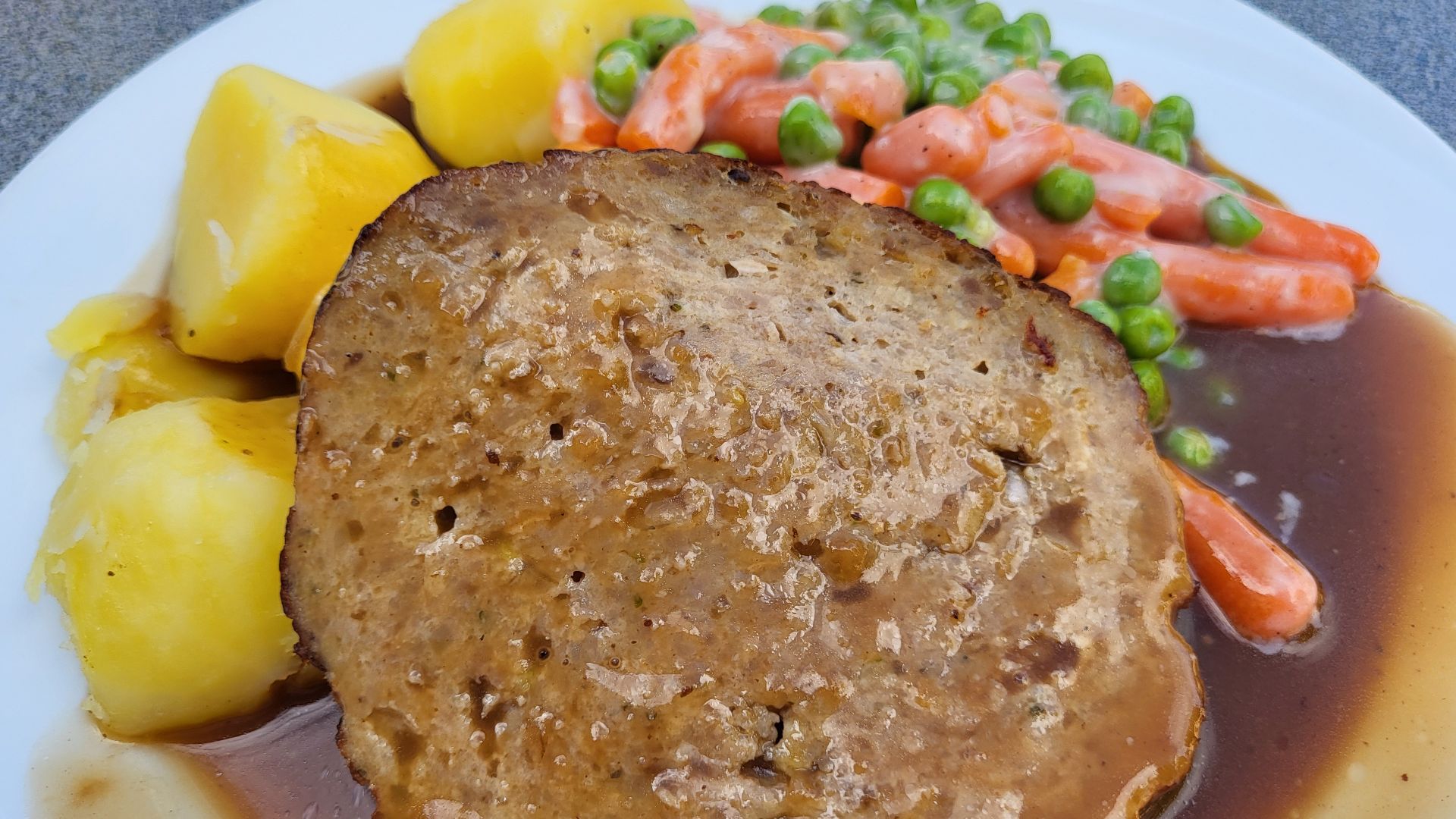 File:Hackbraten Gürtler Friedrichroda.jpg