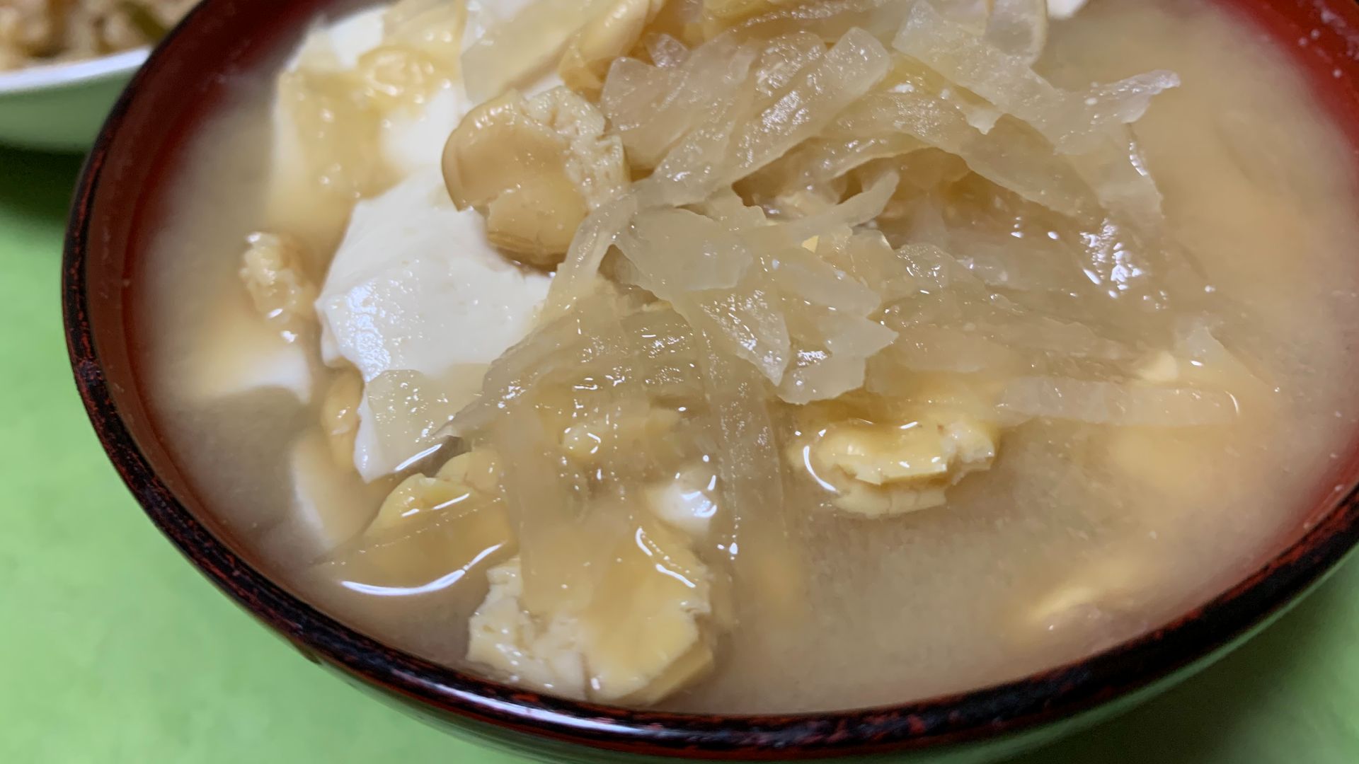 File:Uchimame-no-misoshiru, Miso soup, Japan.jpg