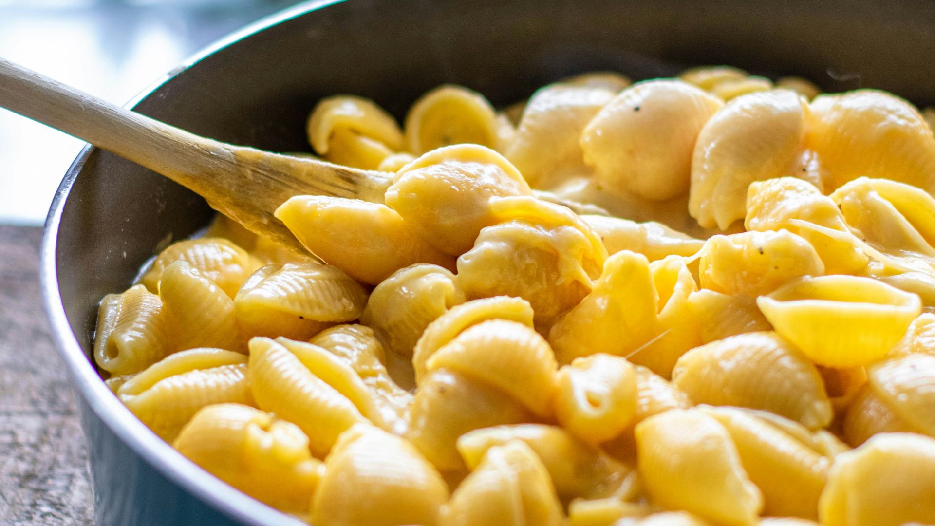 a bowl of macaroni and cheese