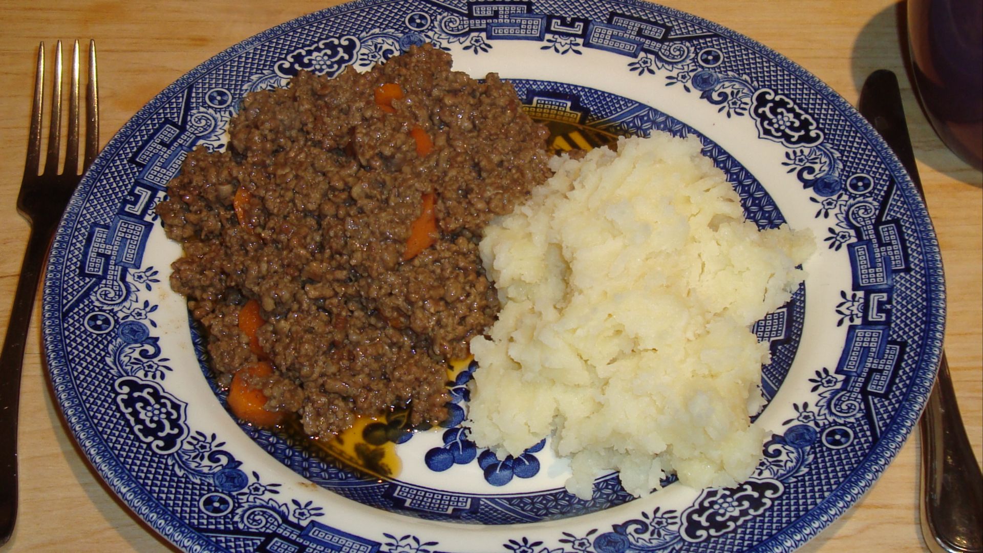 File:Mince an tawties (cropped).jpg