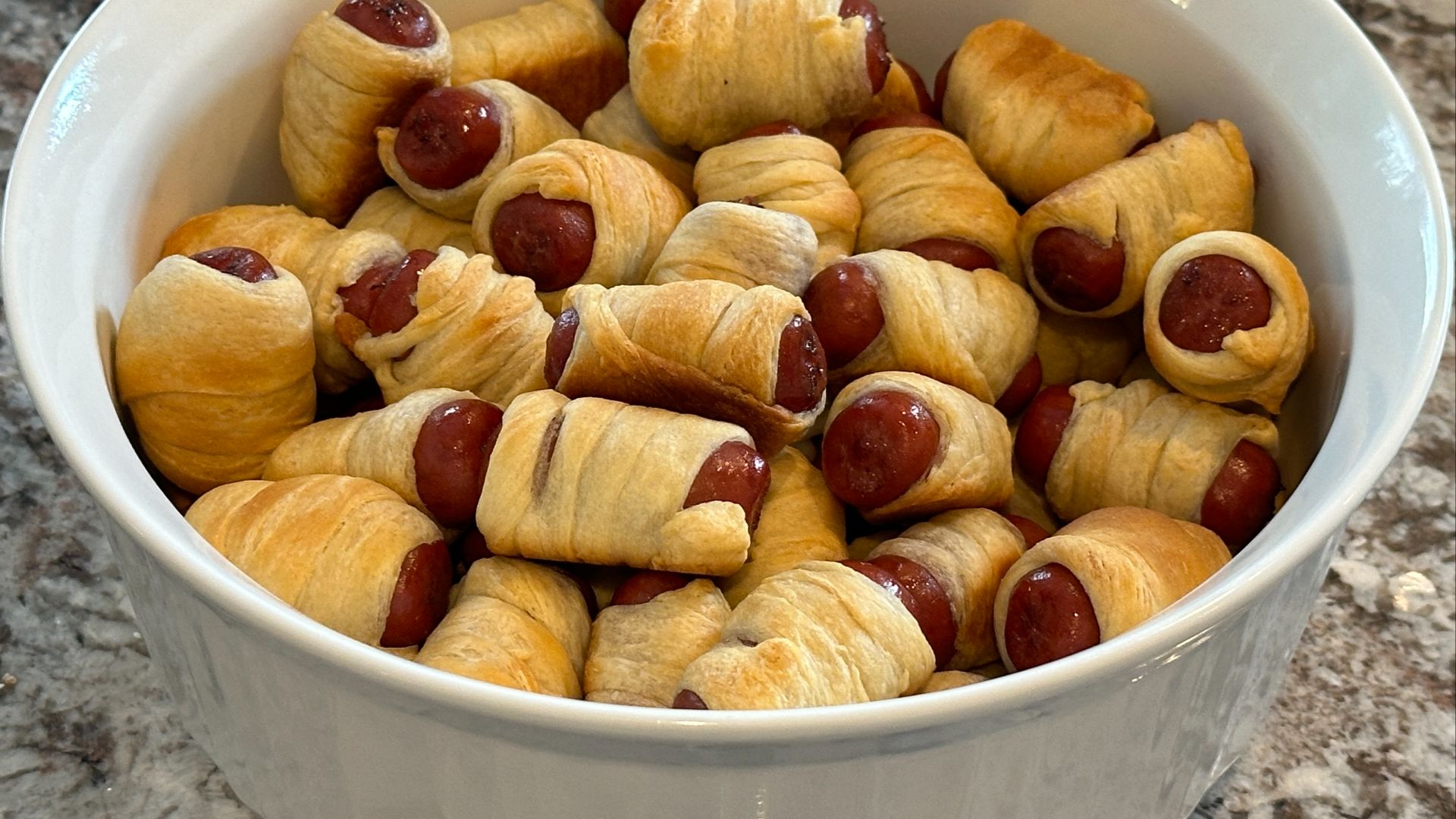 File:Bowl of Pigs in a Blanket.jpg