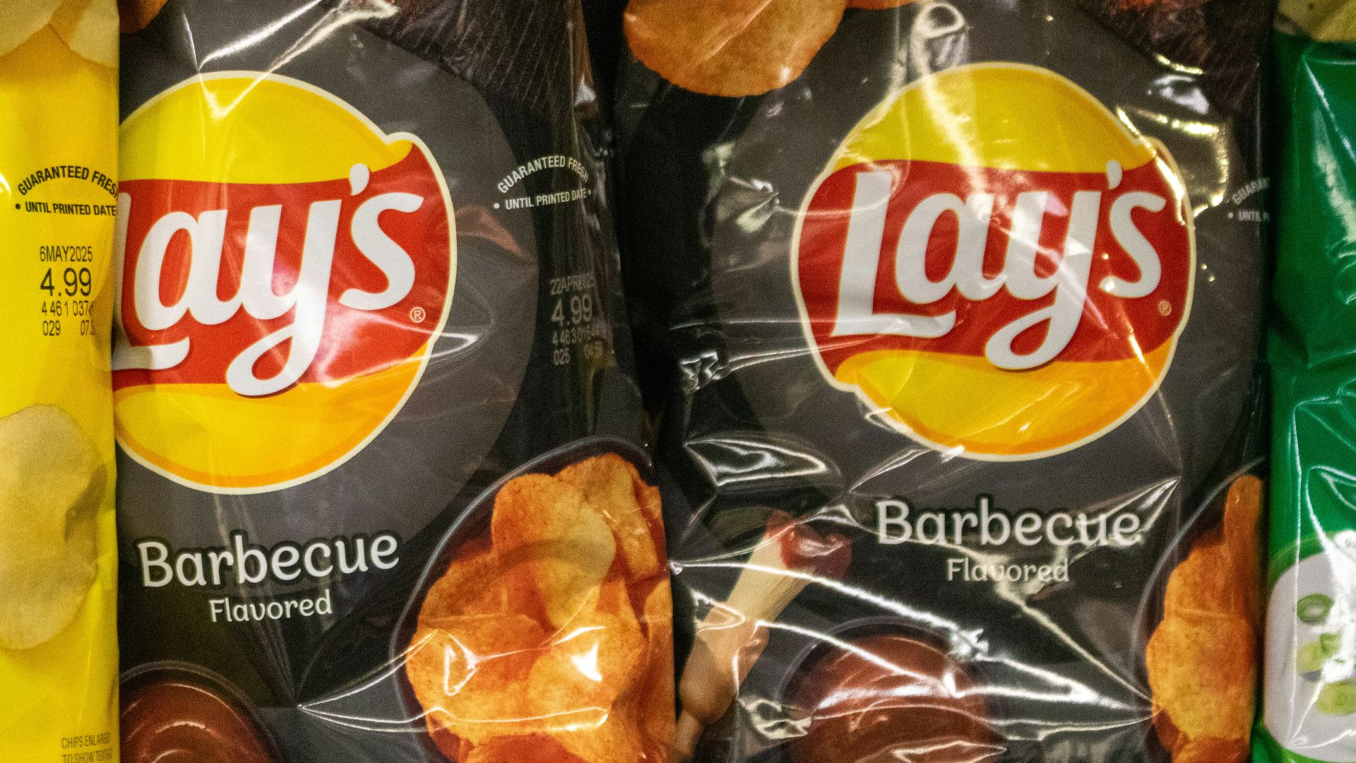 Lays classic and barbecue potato chips.