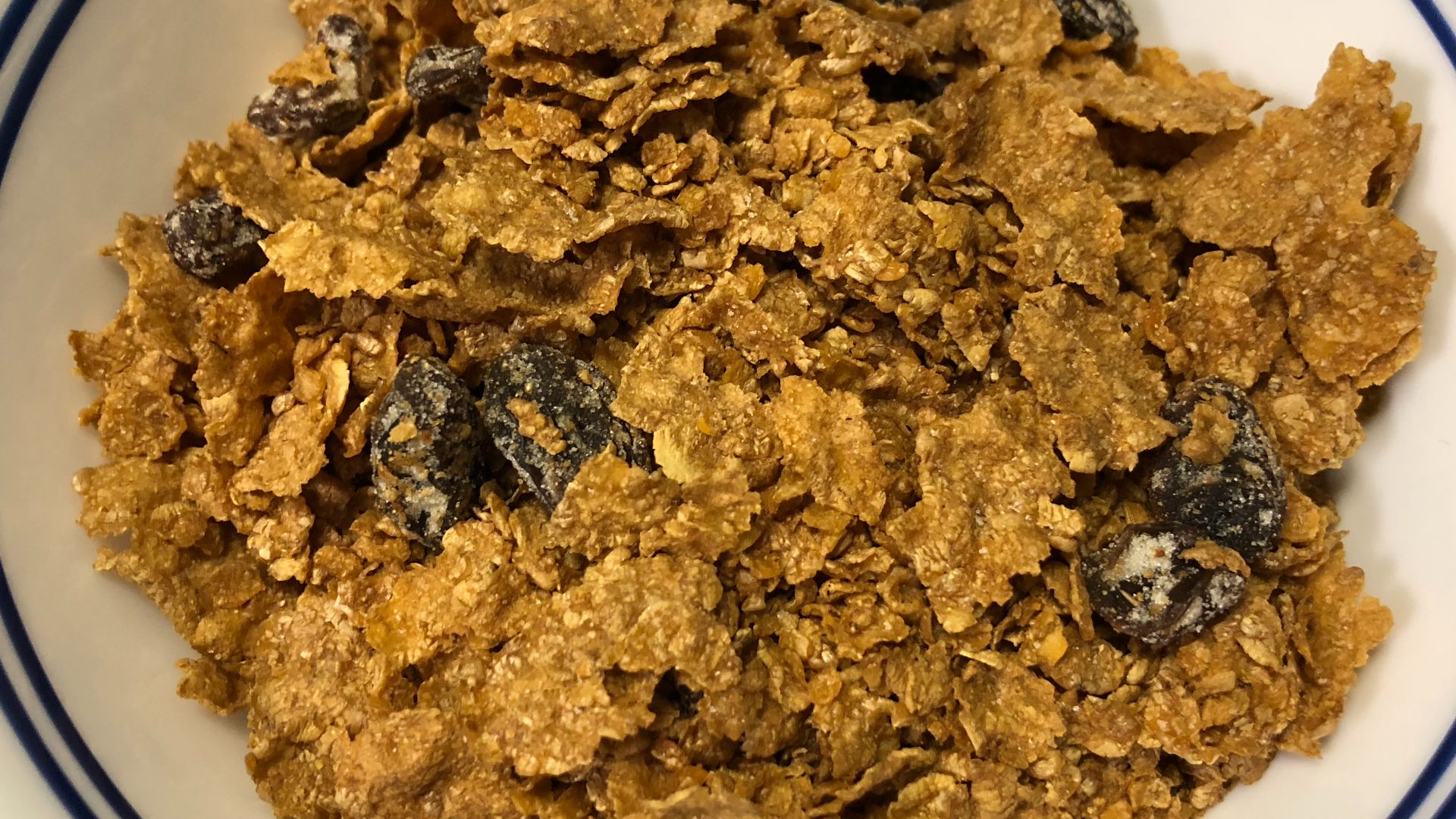 File:2020-02-05 21 49 08 A bowl of Raisin Bran in the Dulles section of Sterling, Loudoun County, Virginia.jpg