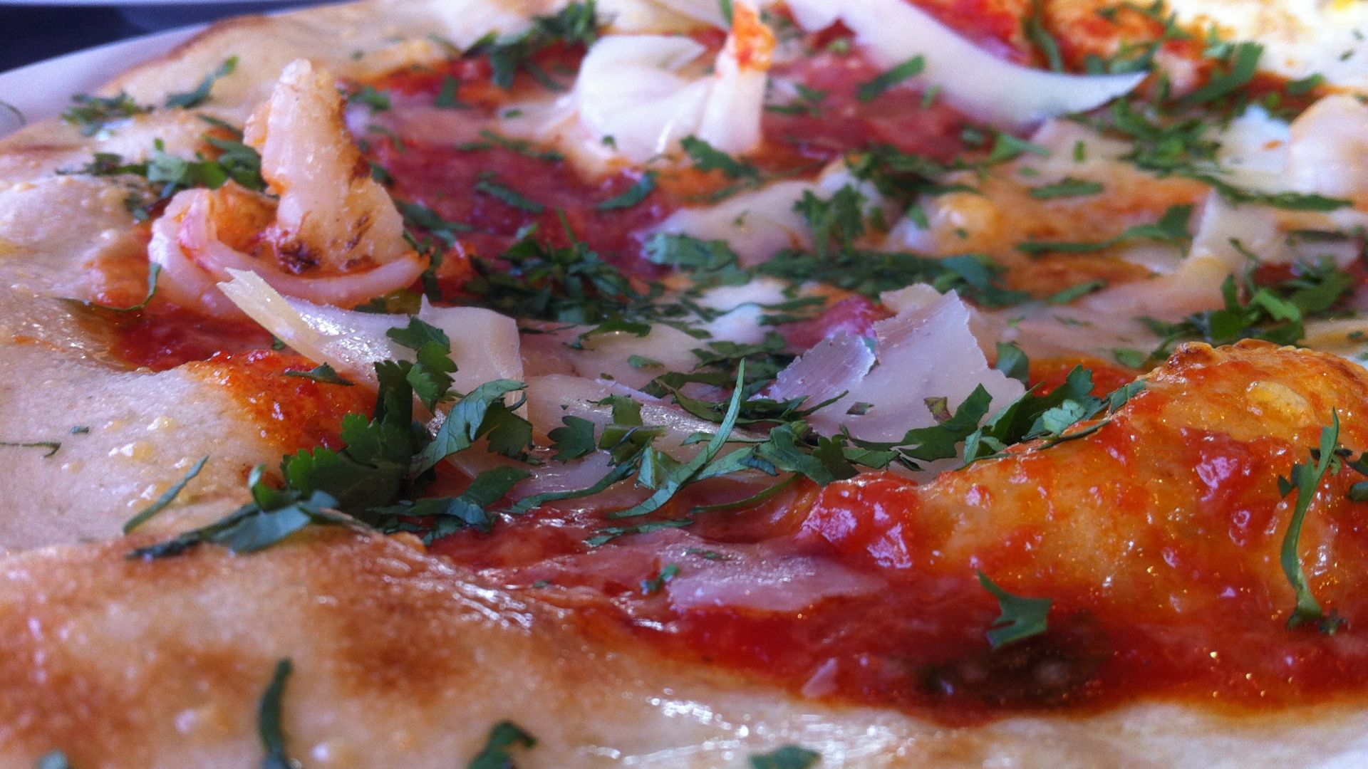 File:Seafood pizza (12149979166).jpg