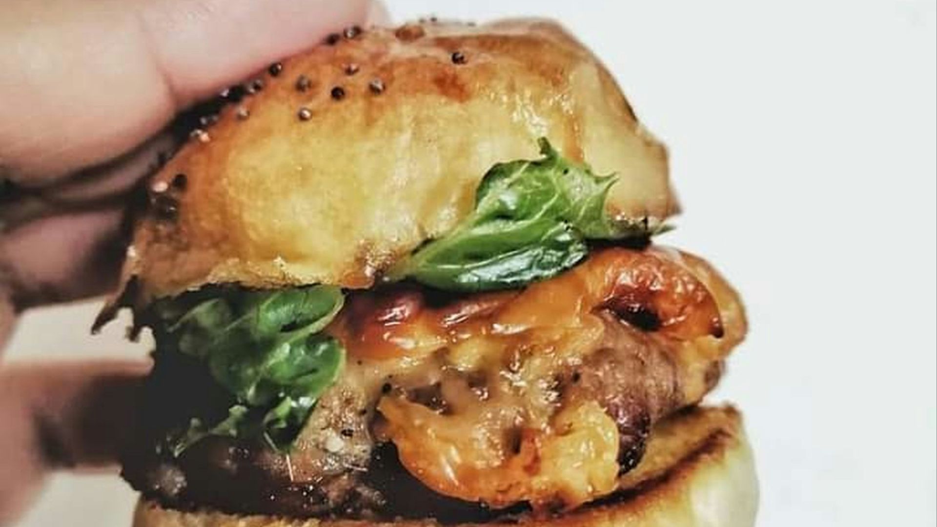 burger with lettuce and tomato