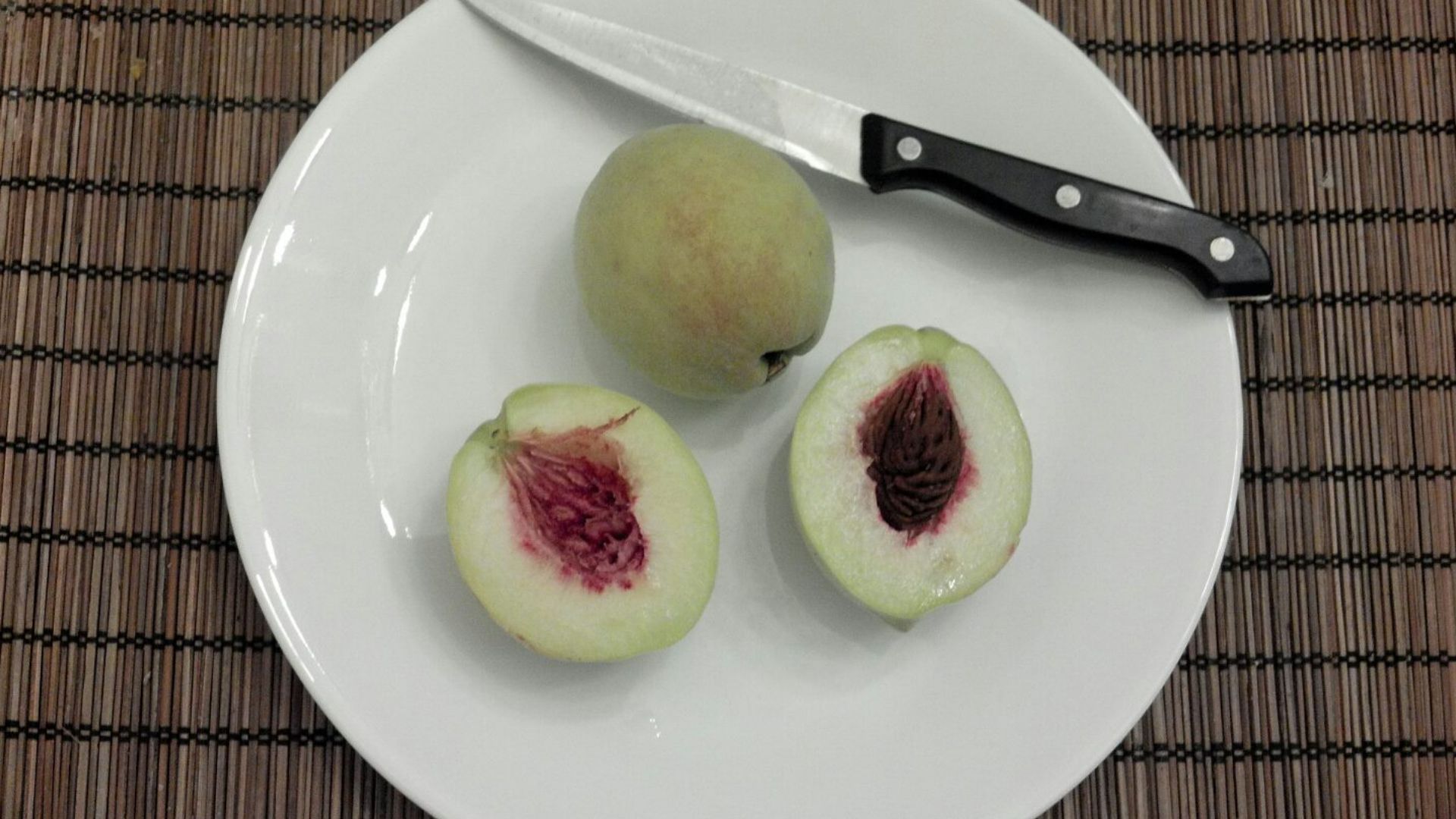 File:White Georgia Peaches.jpg