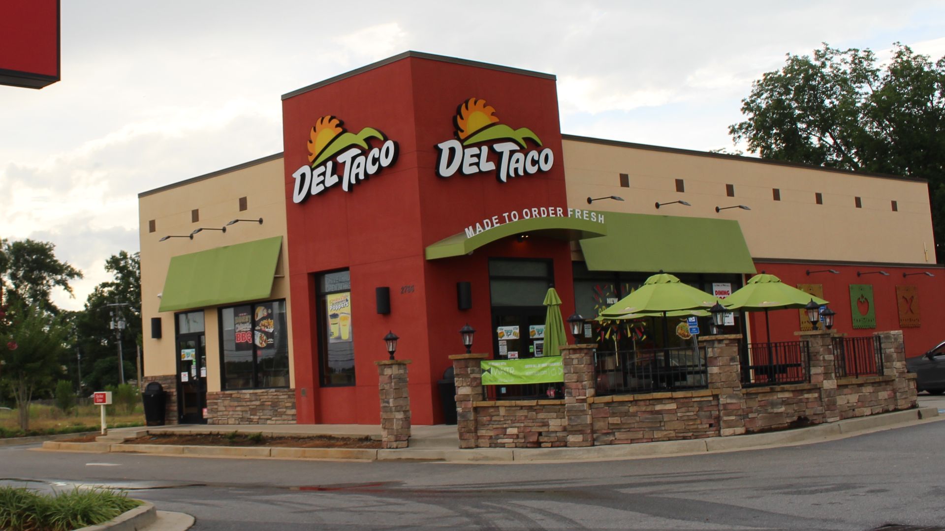File:Del Taco, Centerville.jpg