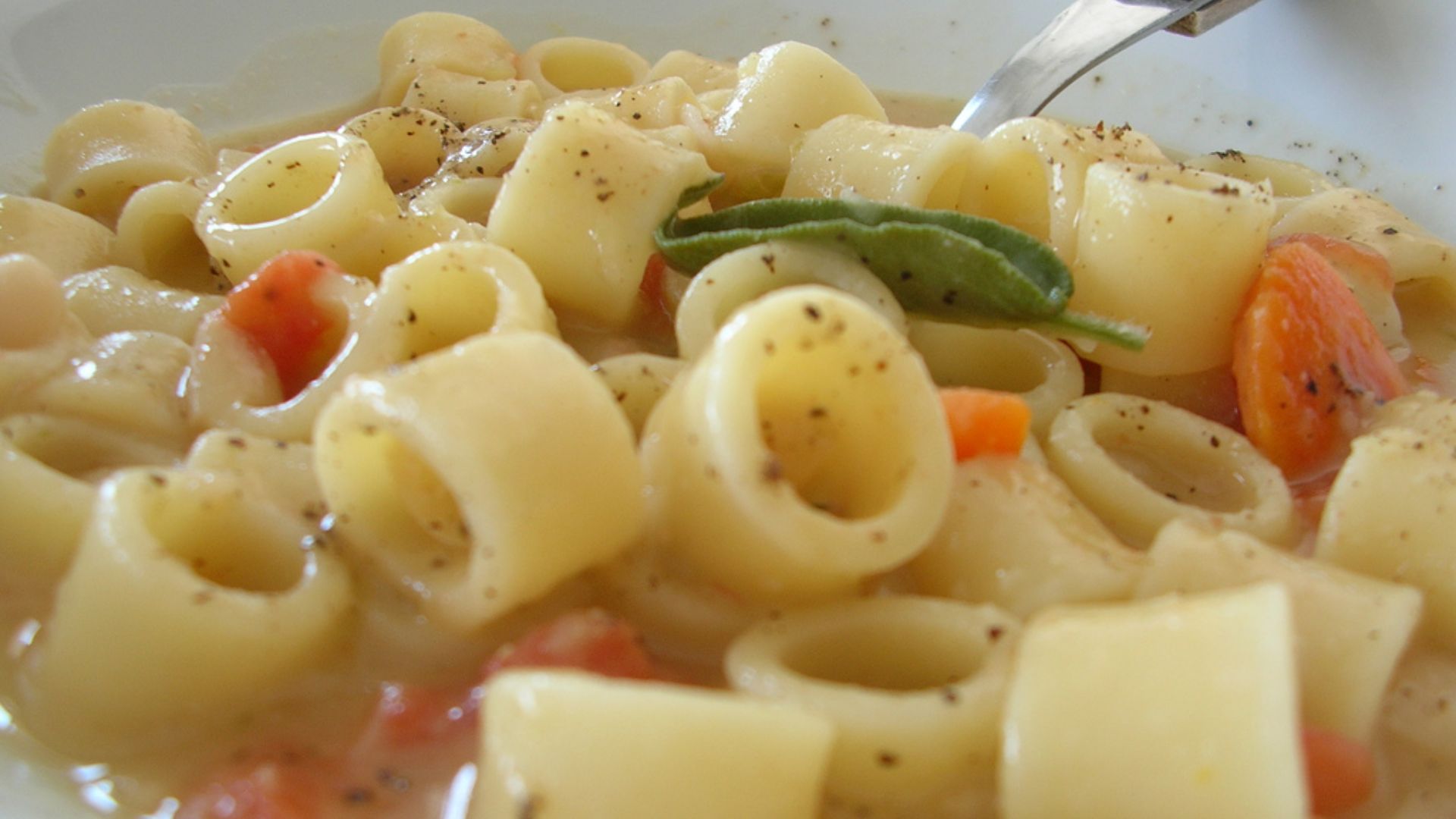 File:Pasta e fagioli rapida.jpg