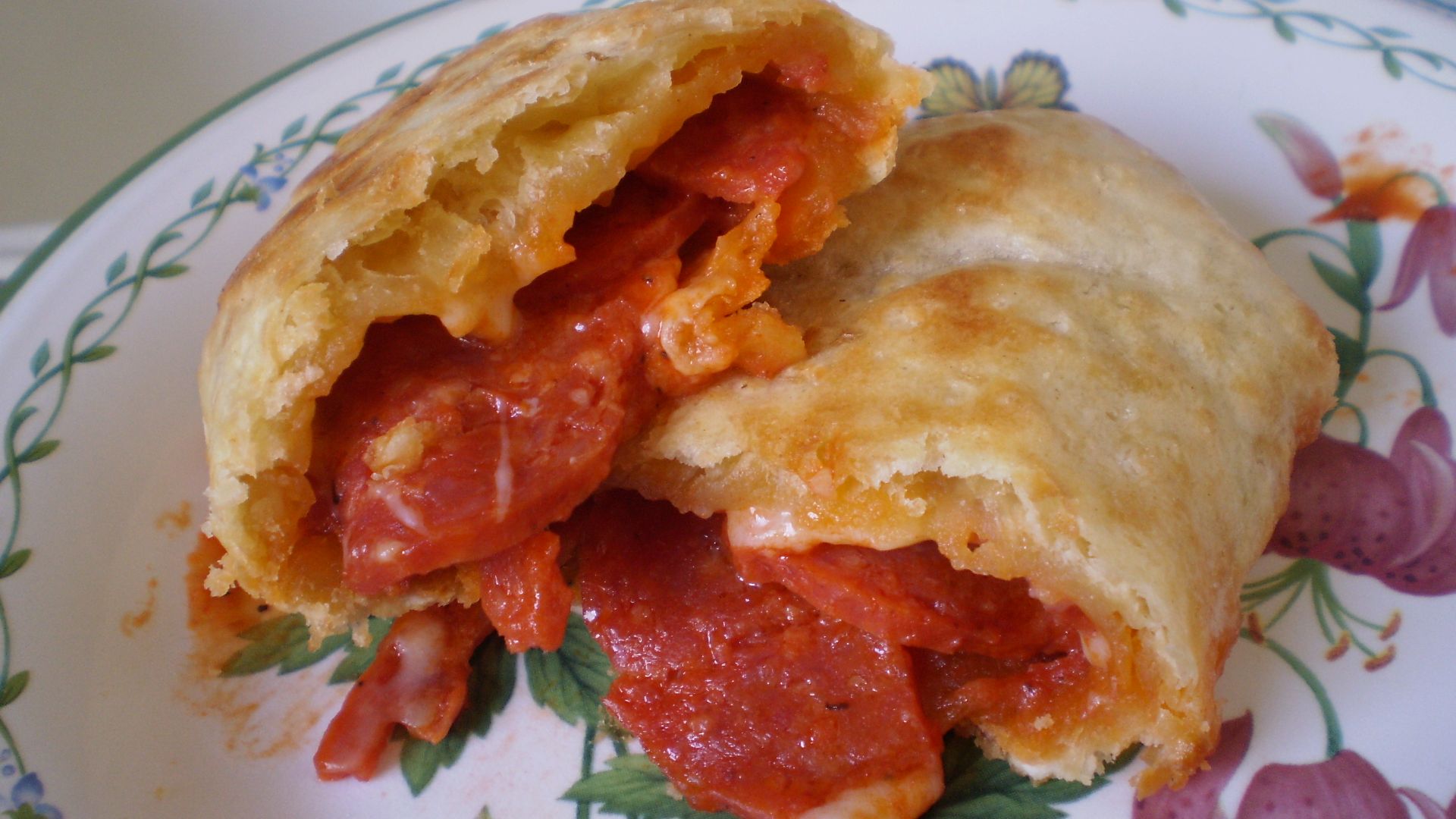 File:Hot Pocket Pepperoni Pizzeria.jpg