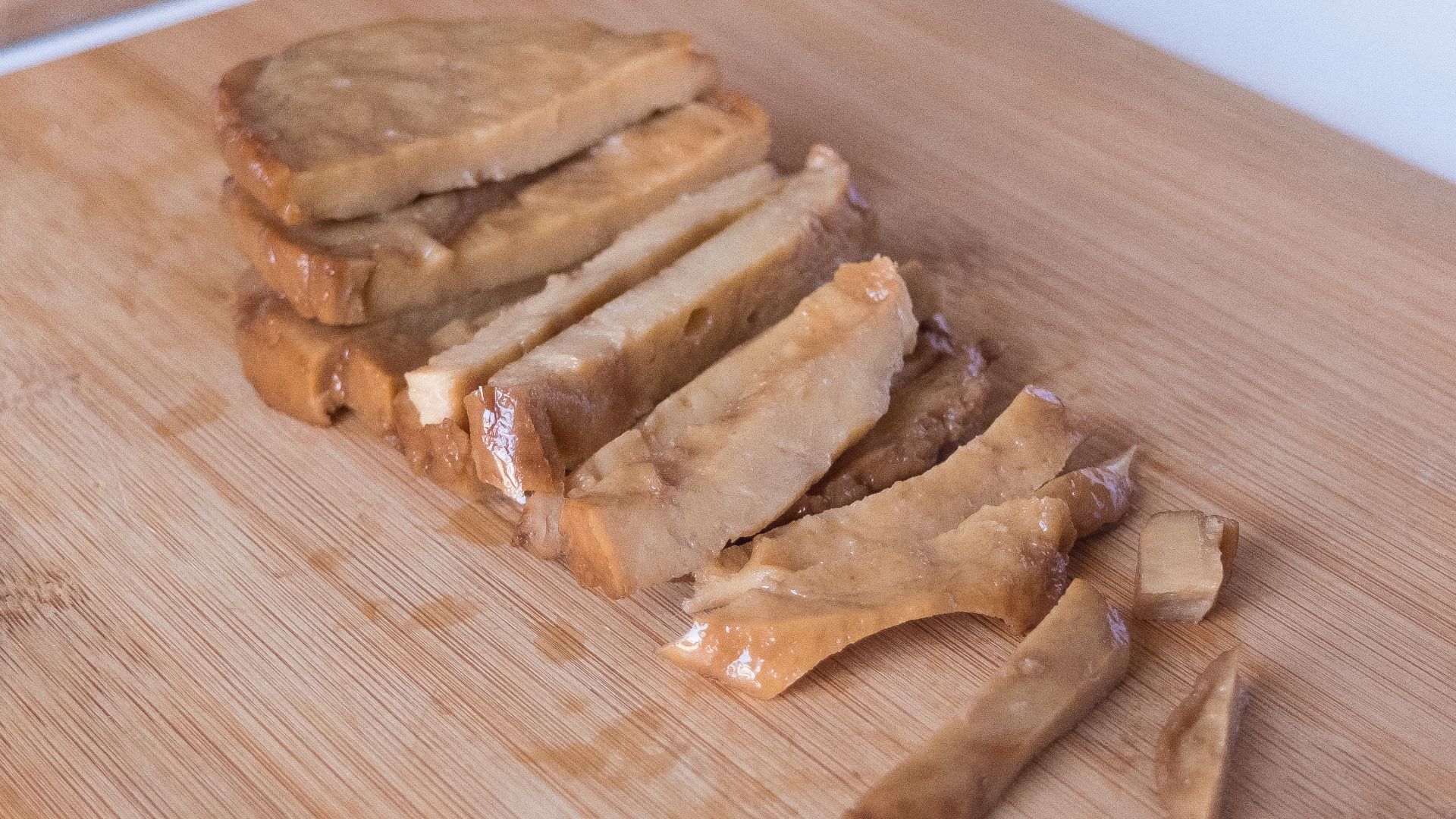 File:Seitan slices 3.jpg