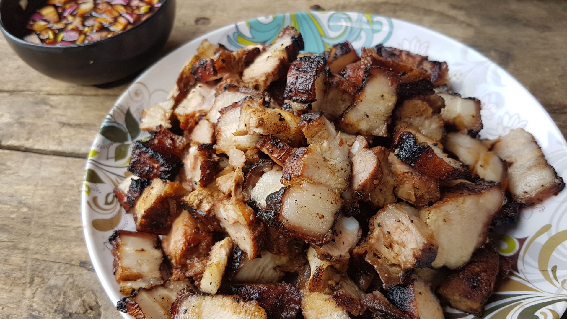 File:Sinugba na baboy (inihaw na baboy) with dipping sauce, Philippines.jpg