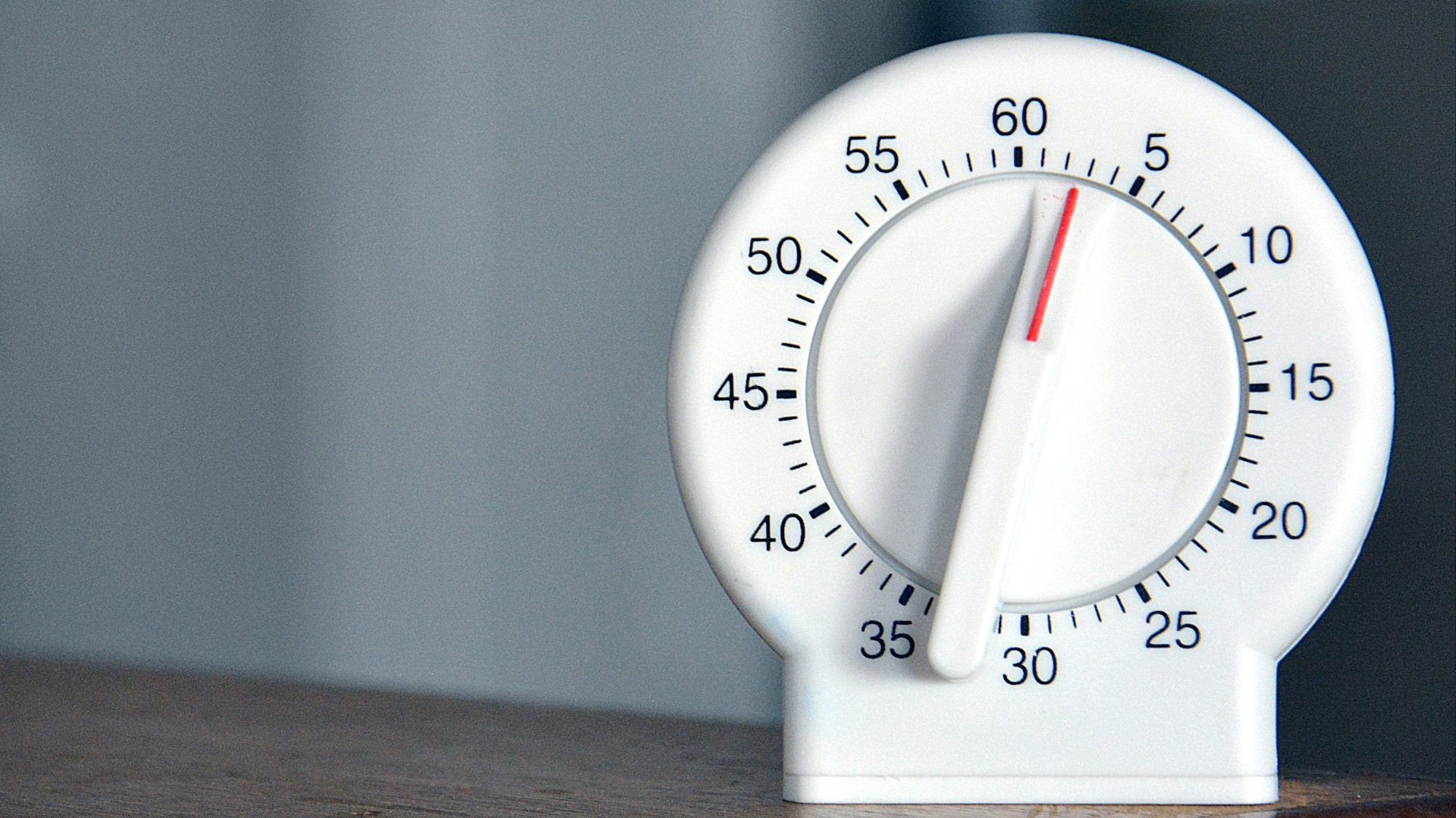 black and white analog egg timer