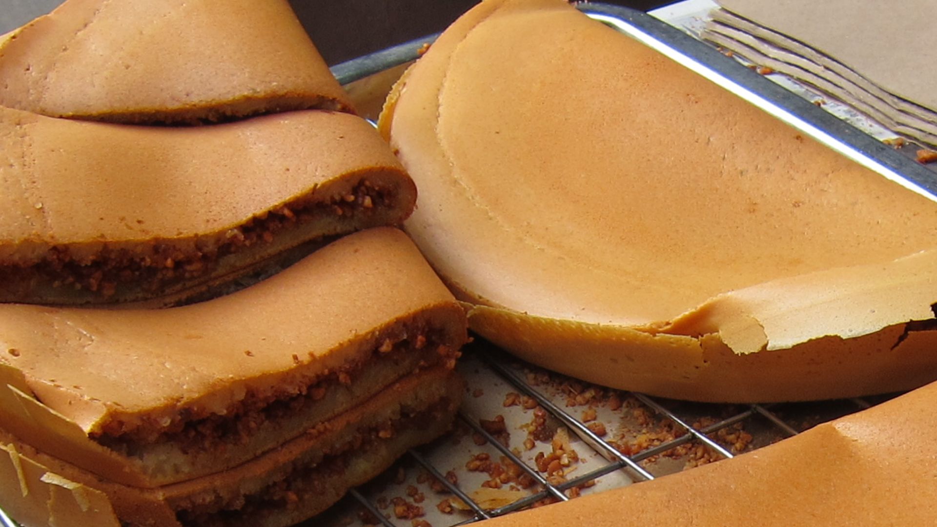 File:Giant Apam Balik.jpg