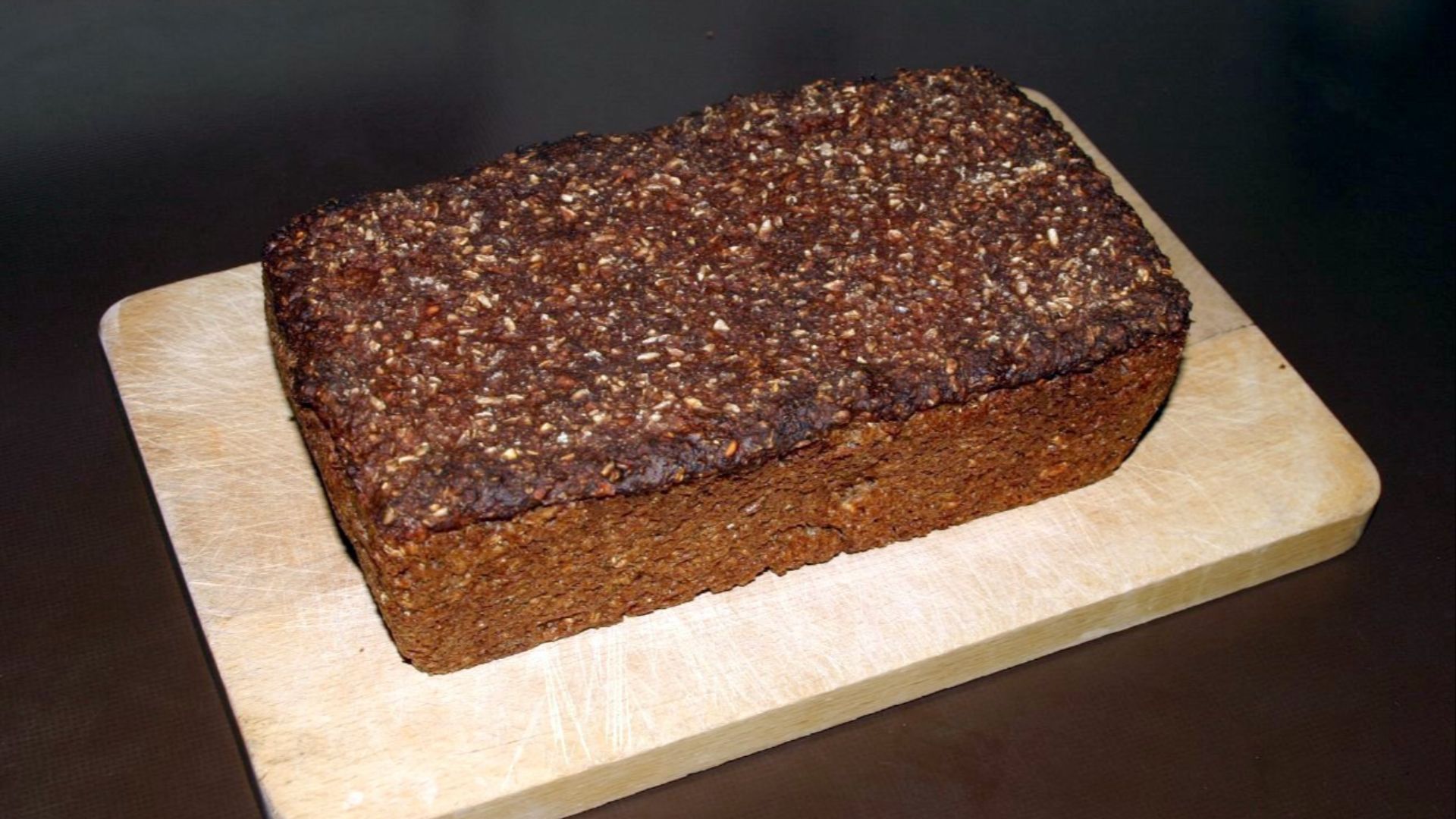 File:Rugbrød.JPG
